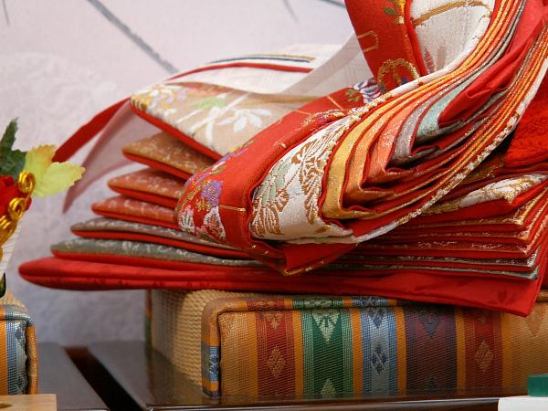 五人囃子が一緒です♪ご～にんばやしのふえたいこ～♪これでうちの