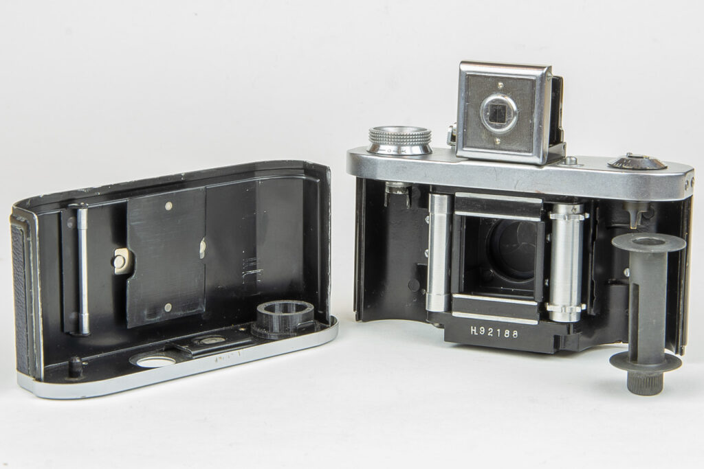 5 (square) frames with a Zeiss Ikon Tenax I and Ilford XP2 Super