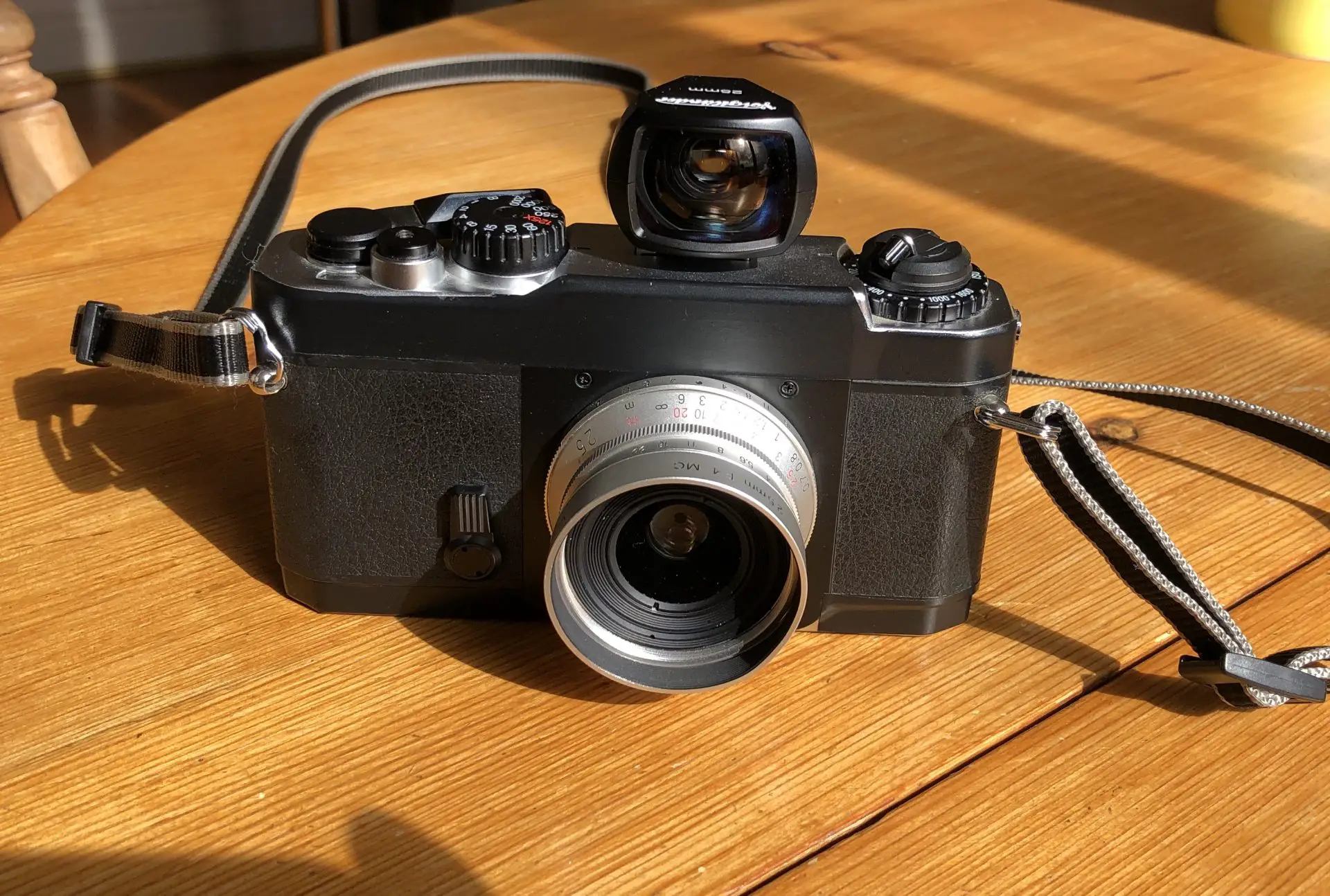 5 Frames of North London Locked Down with a Voigtlander Bessa L