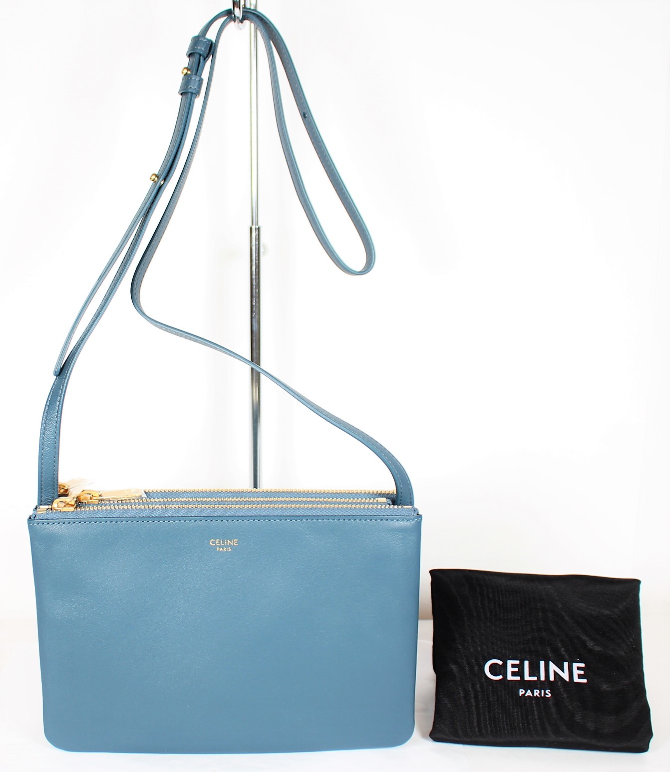 芸能人の愛用も多数！人気のセリーヌ「トリオ スモール」お買取り