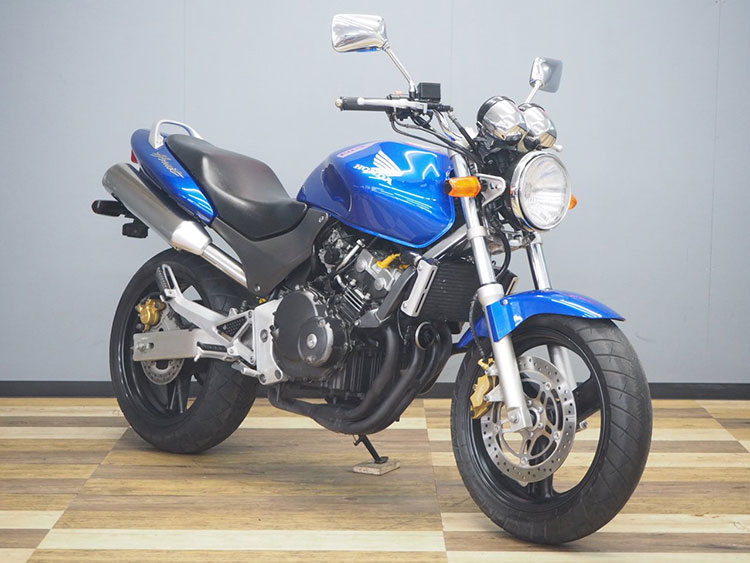 ホンダ ホーネット250 -太足ニーゴーという新価値観！- | Bike Life