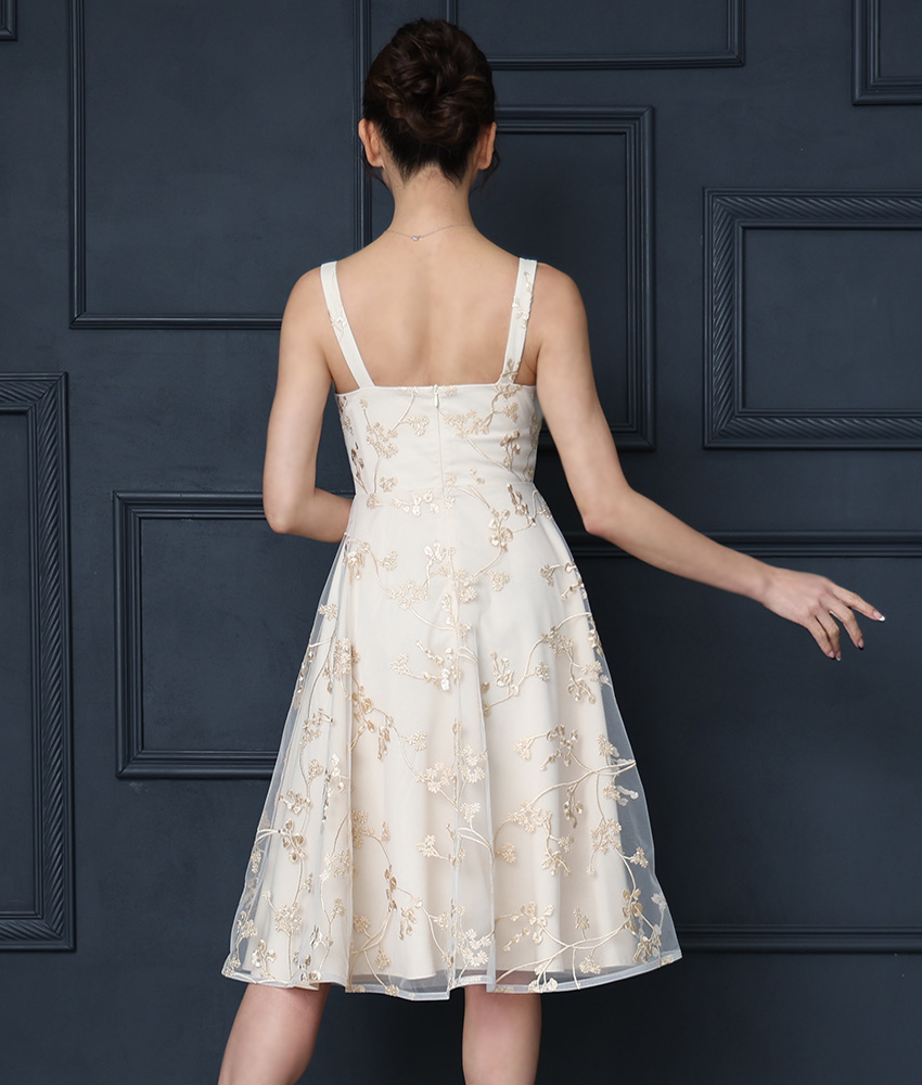 ベージュ刺繍ミニドレス/山崎みどり - カラードレス