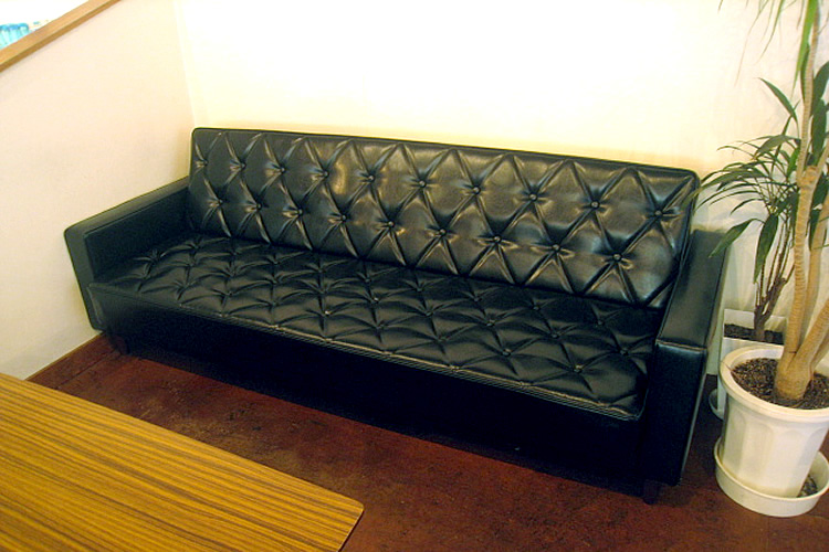 カリモク60 スリーピングソファ（スタンダードブラック） | collect