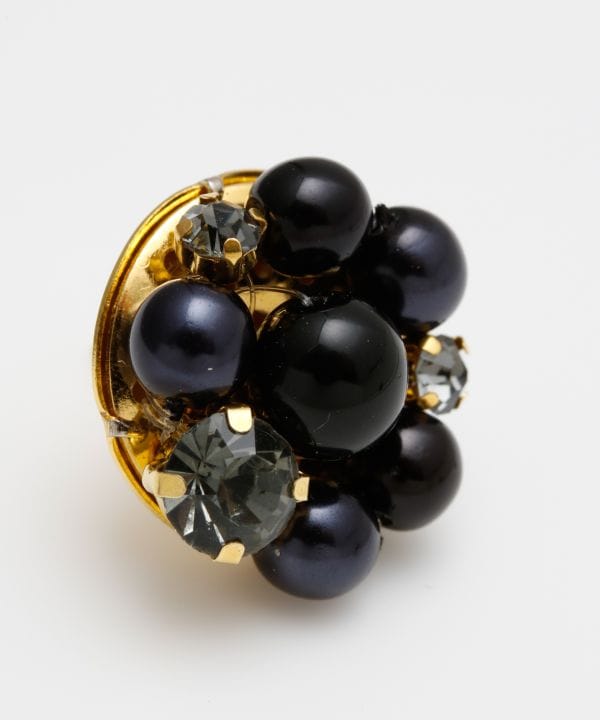 Fromチェコ】パールブーケピアス(BLACK): 『欧州航路』