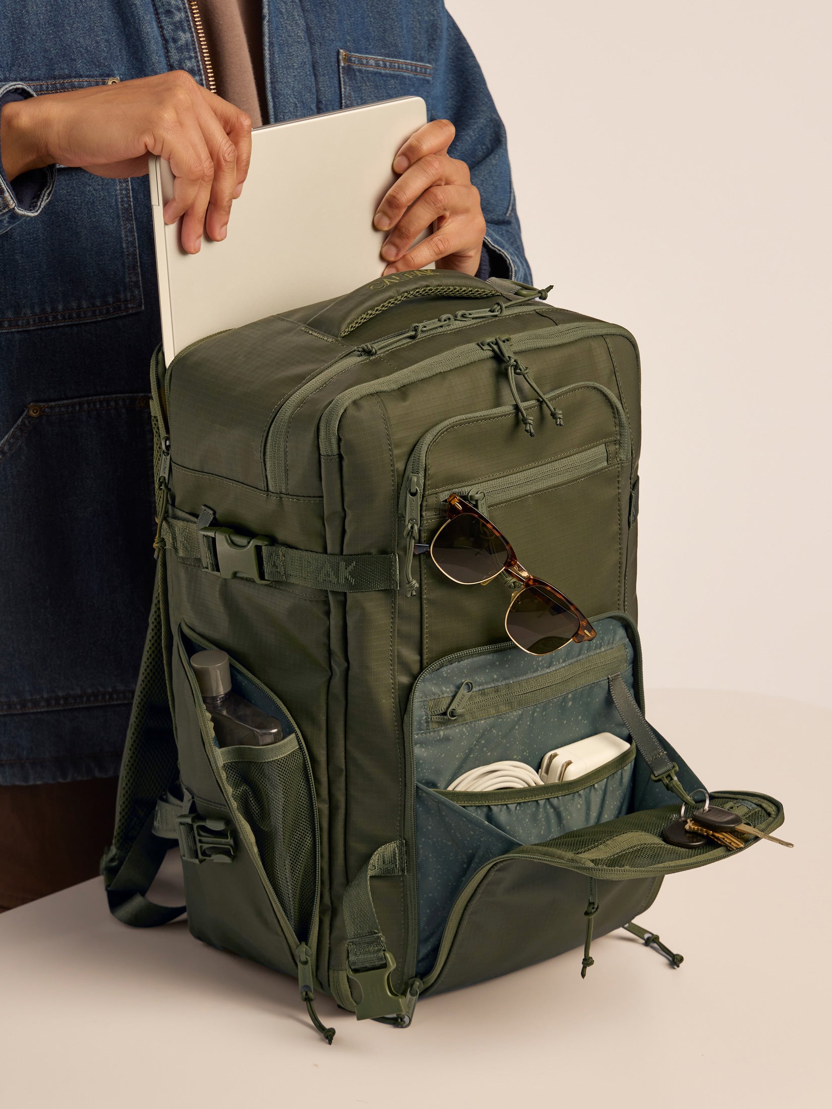 Terra 26L Laptop Duffel Backpack in Pine | CALPAK