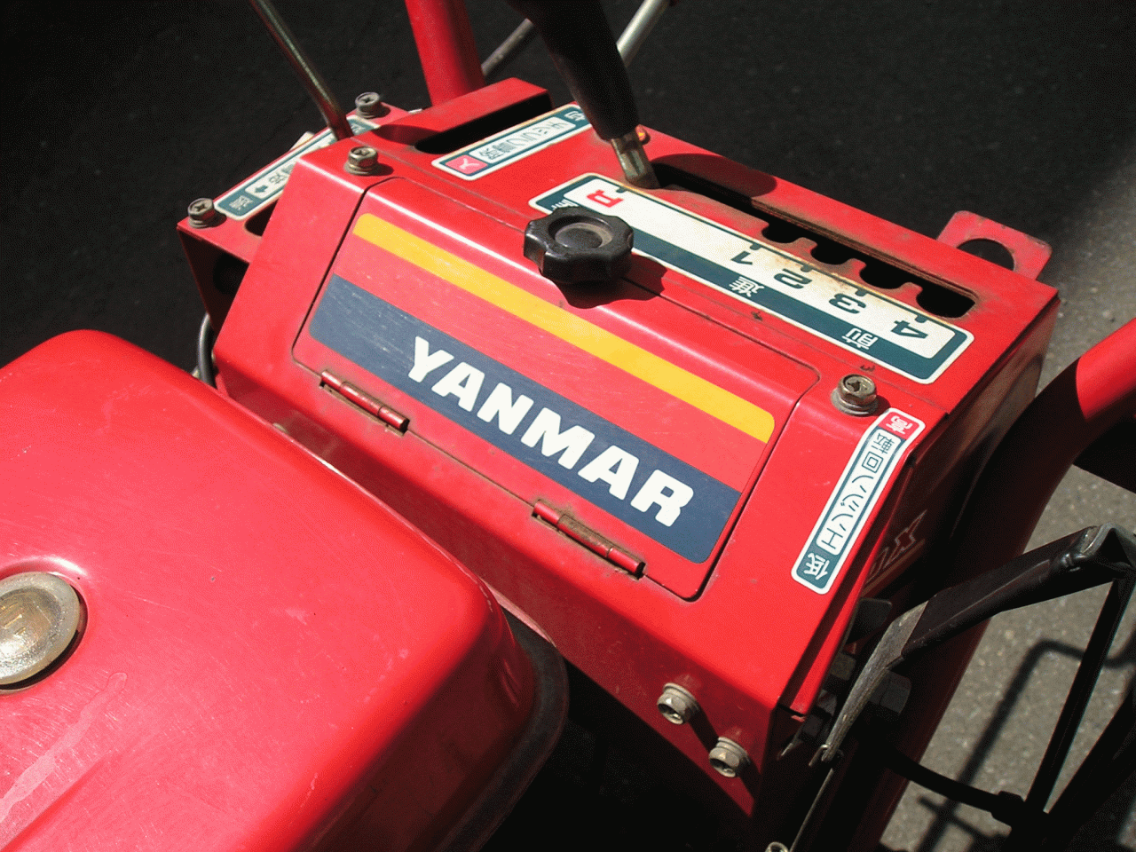 除雪機 ヤンマー 8馬力除雪機 YSR80X バッテリー新品交換済み