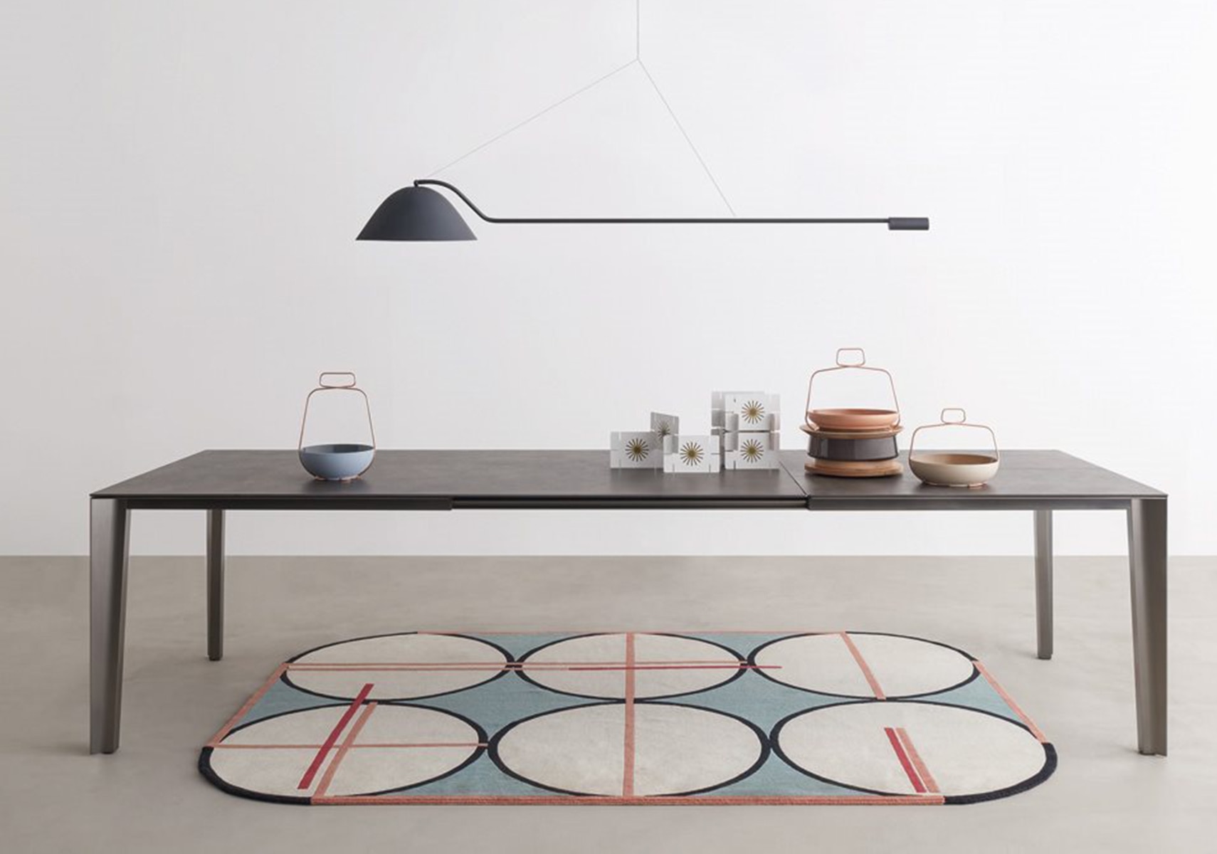 ixc.(イクスシー）SKINスキンテーブル（エクステンション機能なし