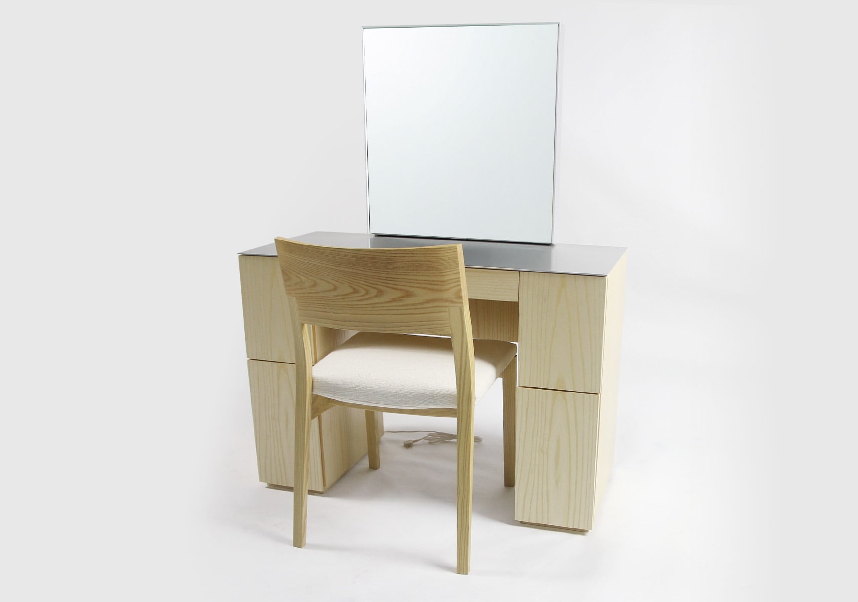 IXC (イクスシー) MAKE UP メイクアップ ドレッサー ﾎﾜｲﾄｱｯｼｭ