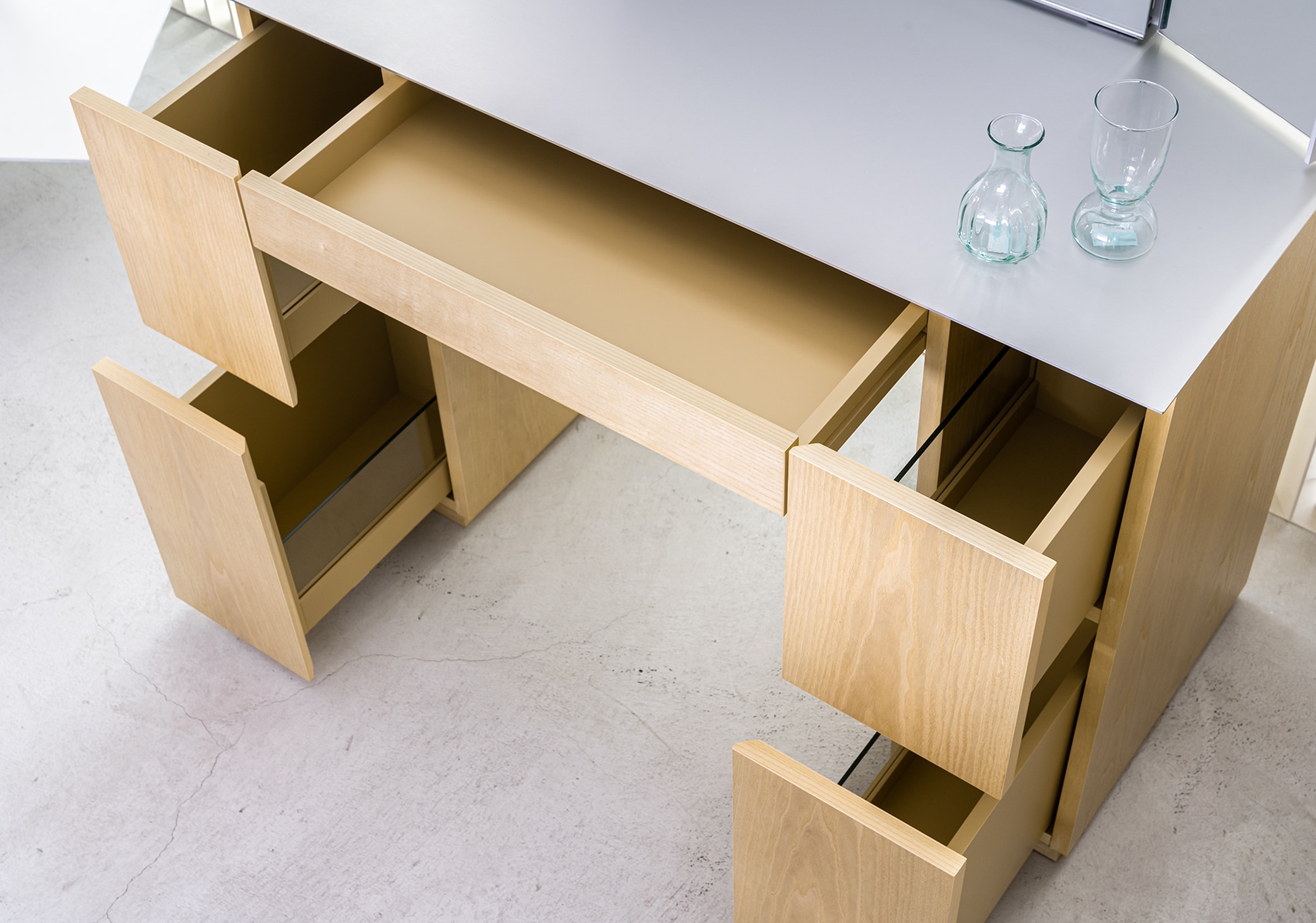 IXC (イクスシー) MAKE UP メイクアップ ドレッサー ﾌﾞﾗｯｸｳｫｰﾙﾅｯﾄ