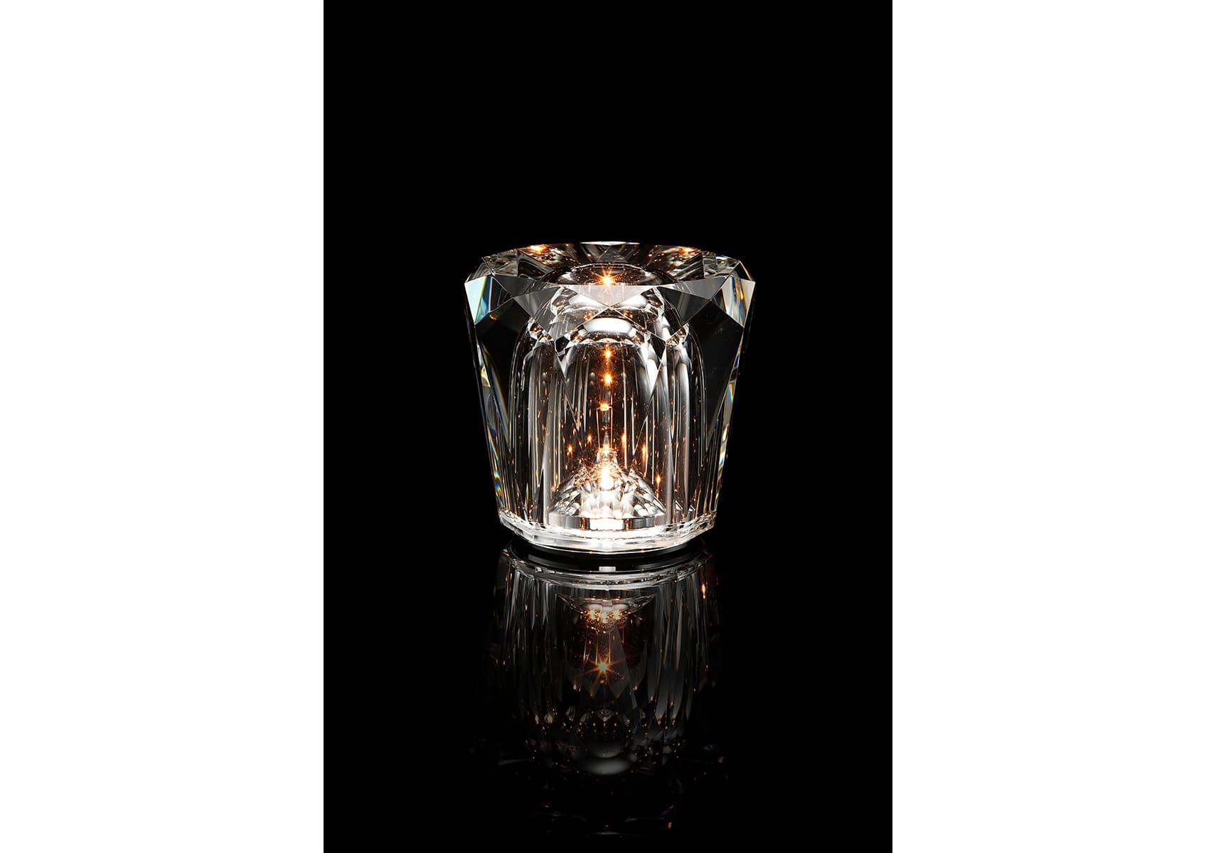 Ambientec - Xtal Acrux クリスタル コードレスランプ | カッシーナ