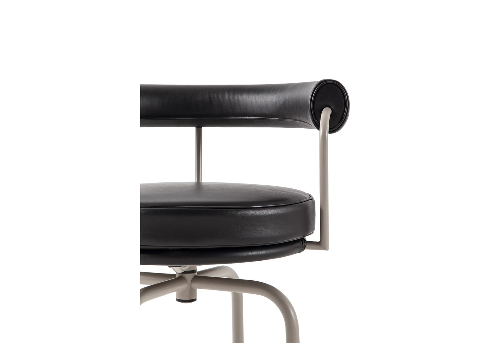 Cassina（カッシーナ）7 FAUTEUIL TOURNANT, DURABLE|カッシーナ