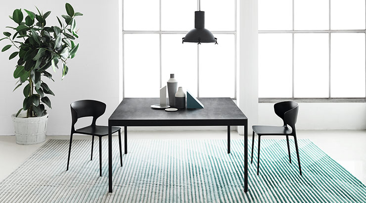 KOKI（コキ スタッキングアームチェア） DESALTO | カッシーナ・イクスシー