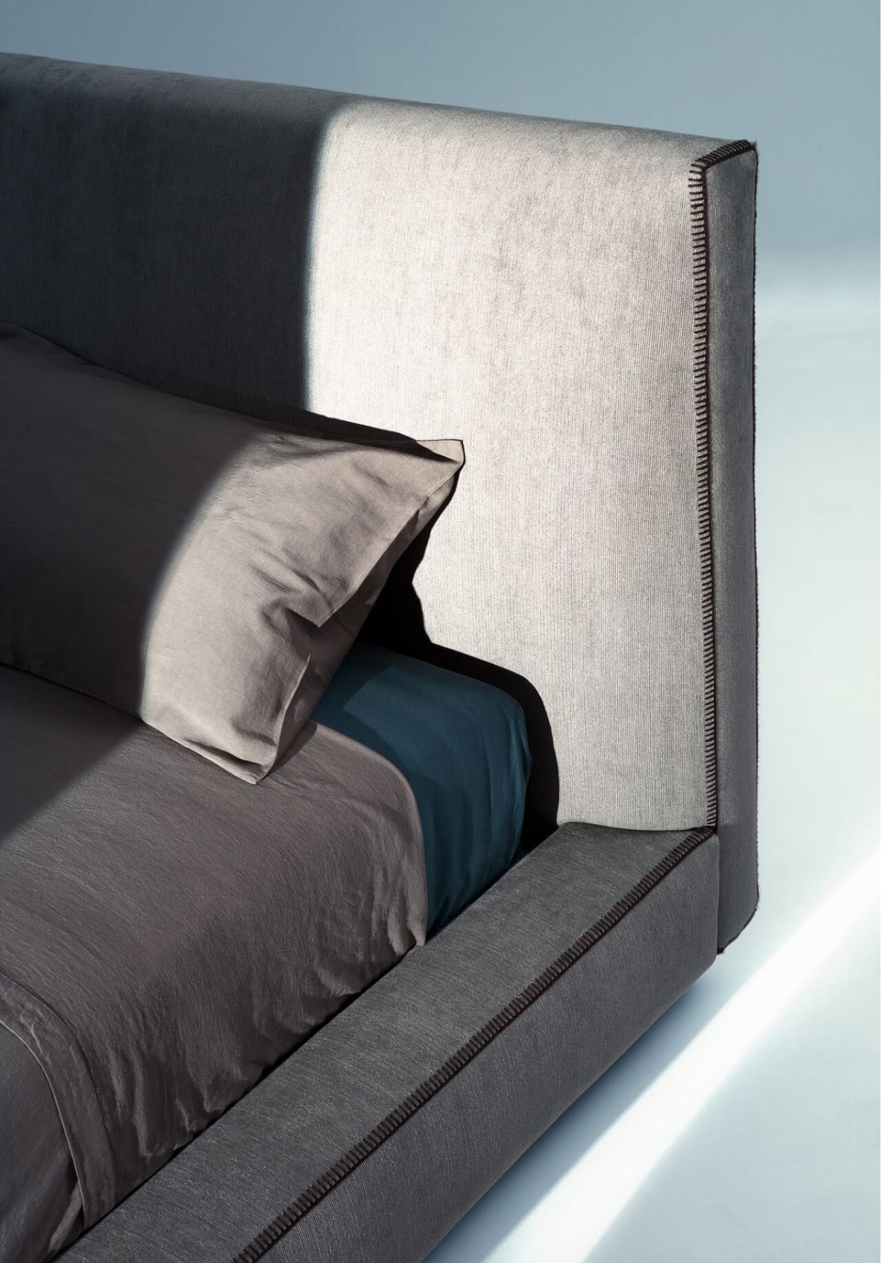 LULLABY（ララバイ ベッド）LEMA | カッシーナ・イクスシー