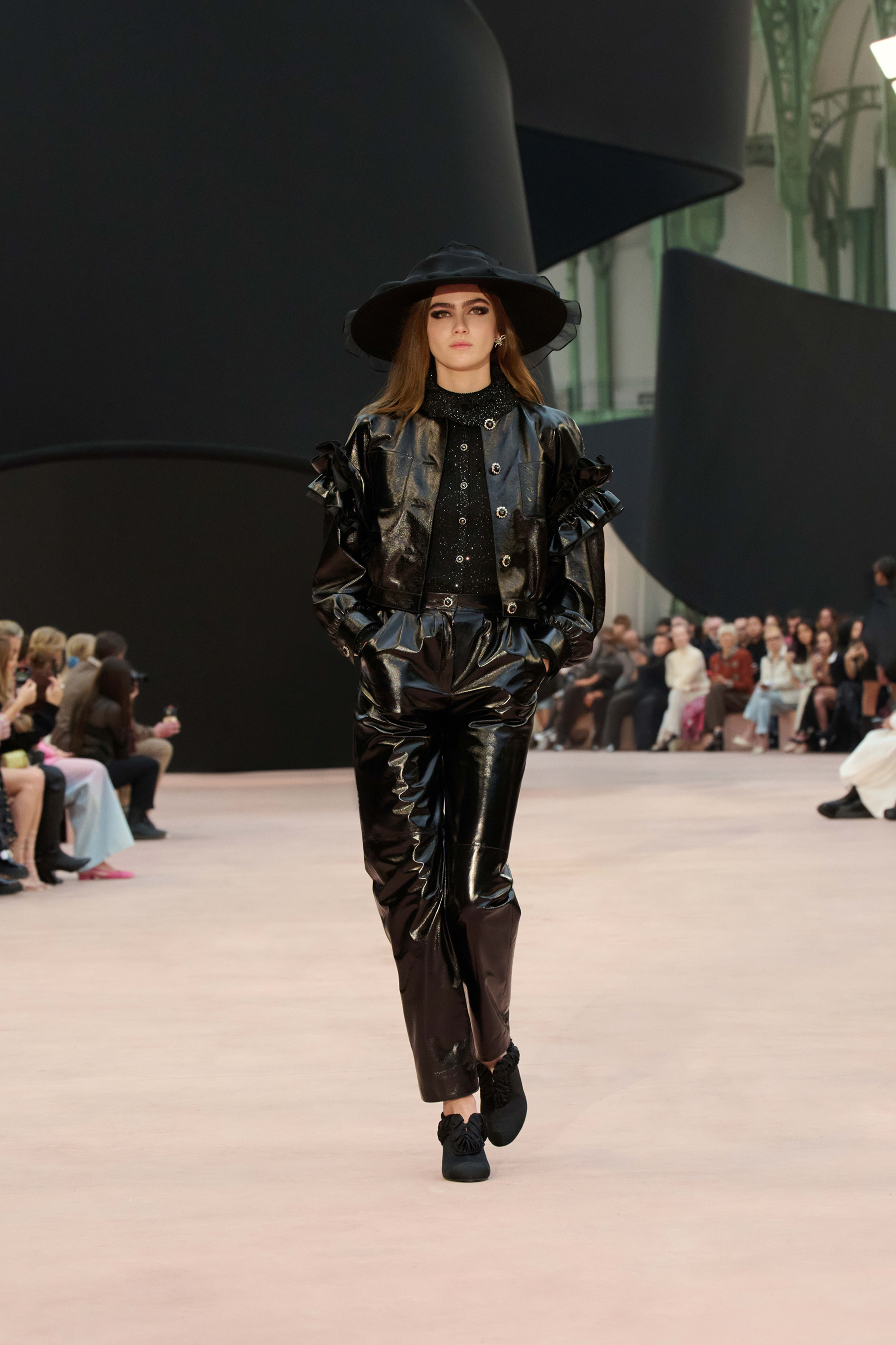 ジャケット - エンブロイダリー ラムスキン、ブラック — ファッション