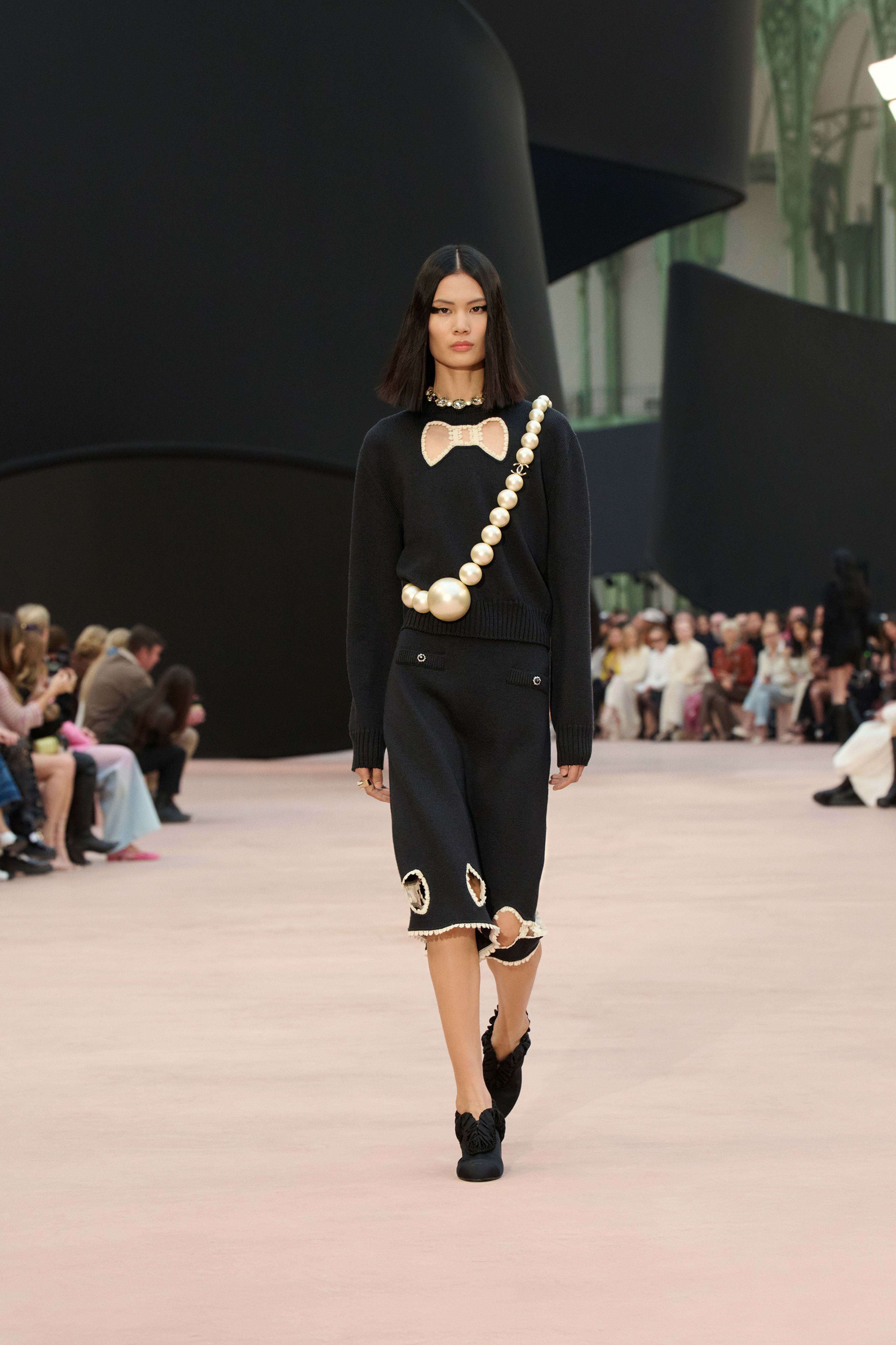 プルオーバー - シルク & ウール、ブラック & エクリュ — ファッション