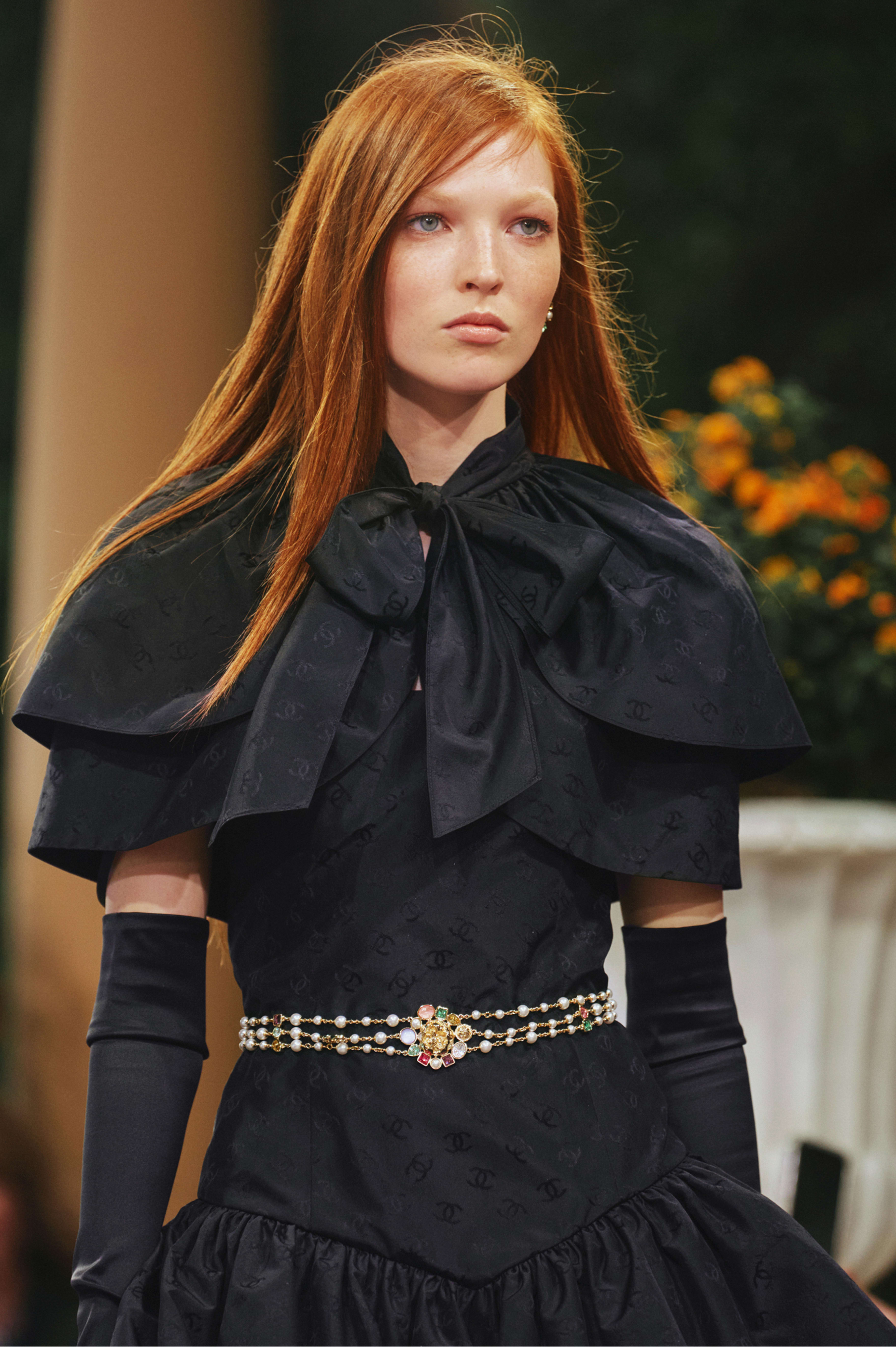 ケープ - シルク タフタ、ブラック — ファッション | CHANEL シャネル