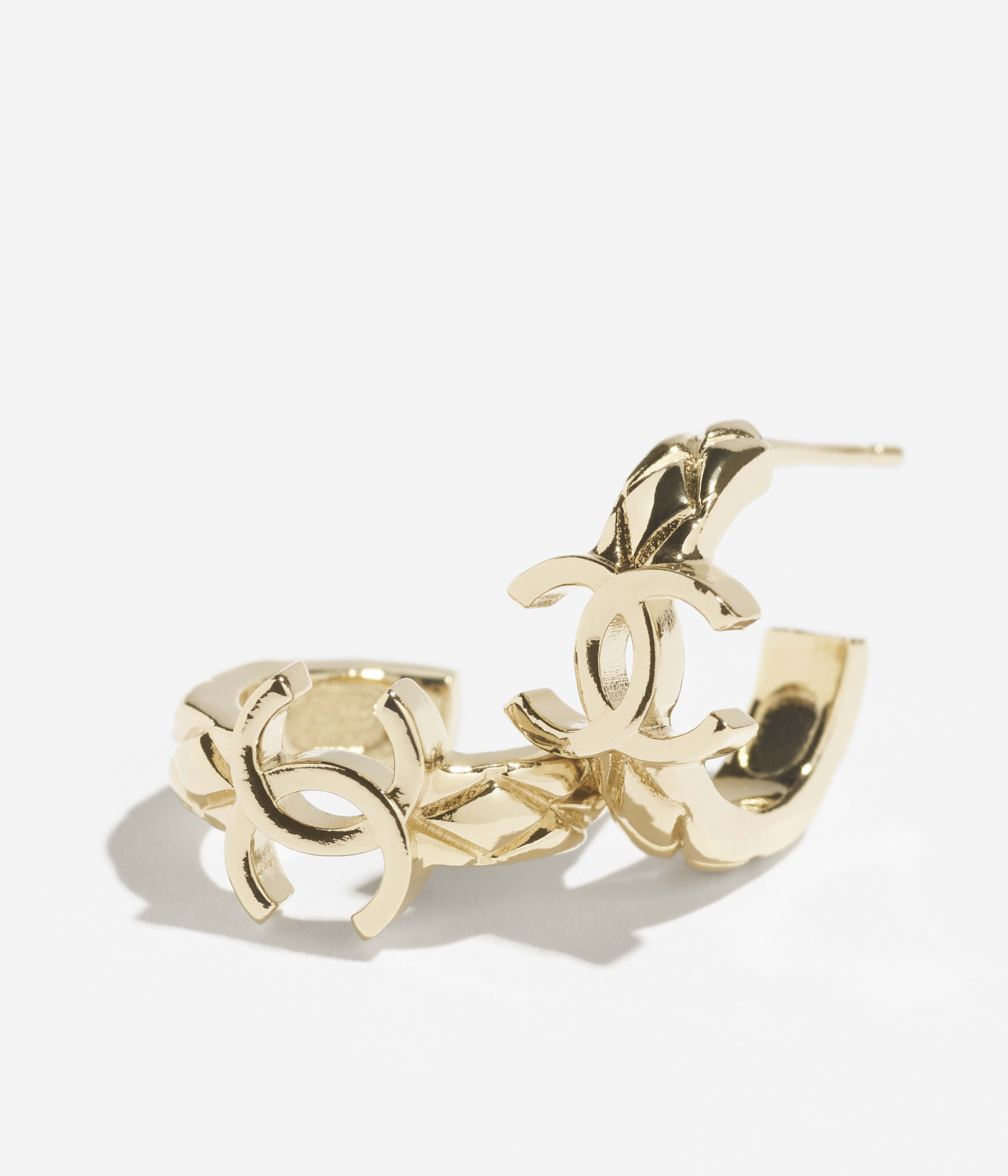 フープ ピアス - メタル、ゴールド — ファッション | CHANEL シャネル