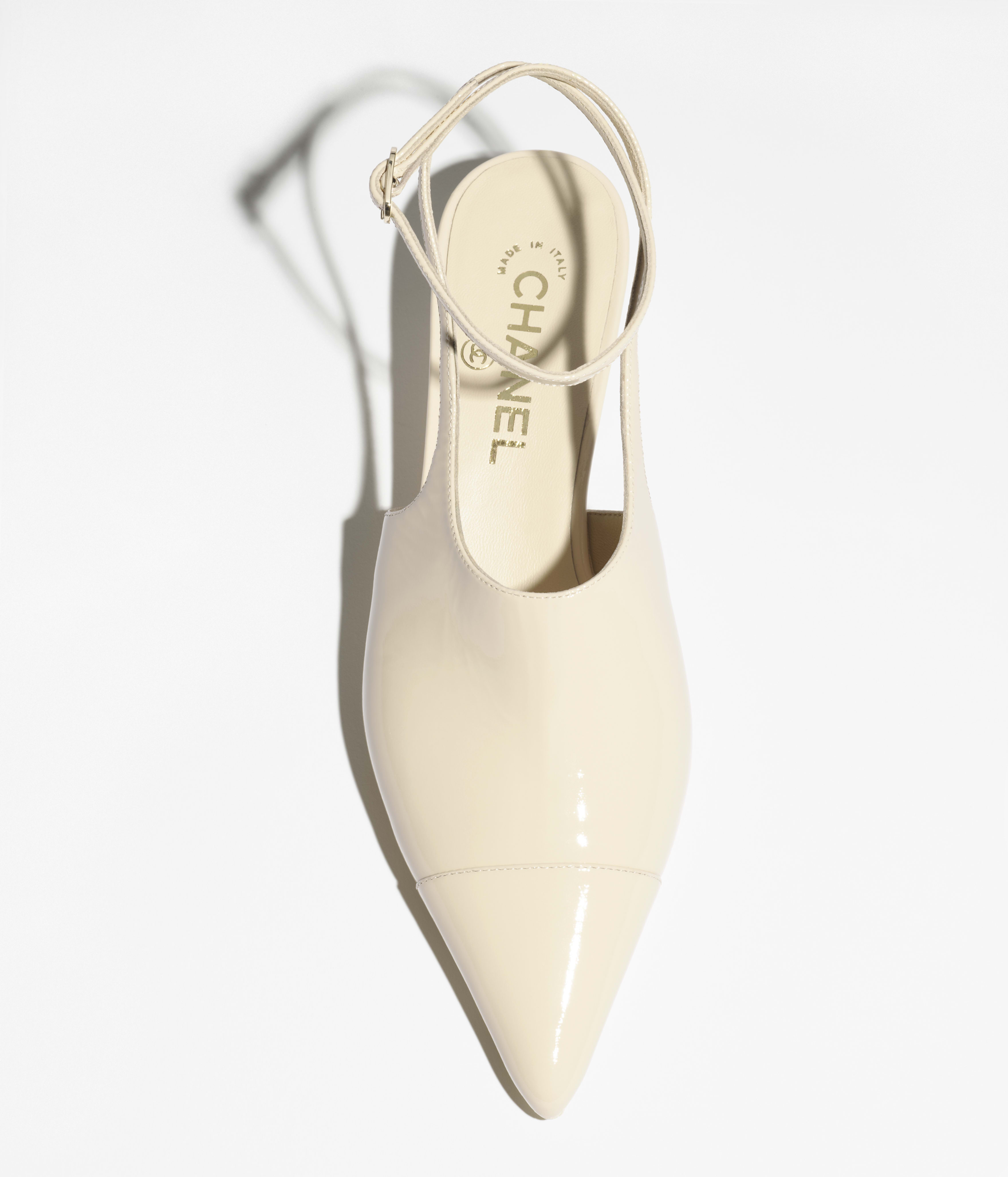 スリングバック シューズ - パテント カーフスキン、ベージュ