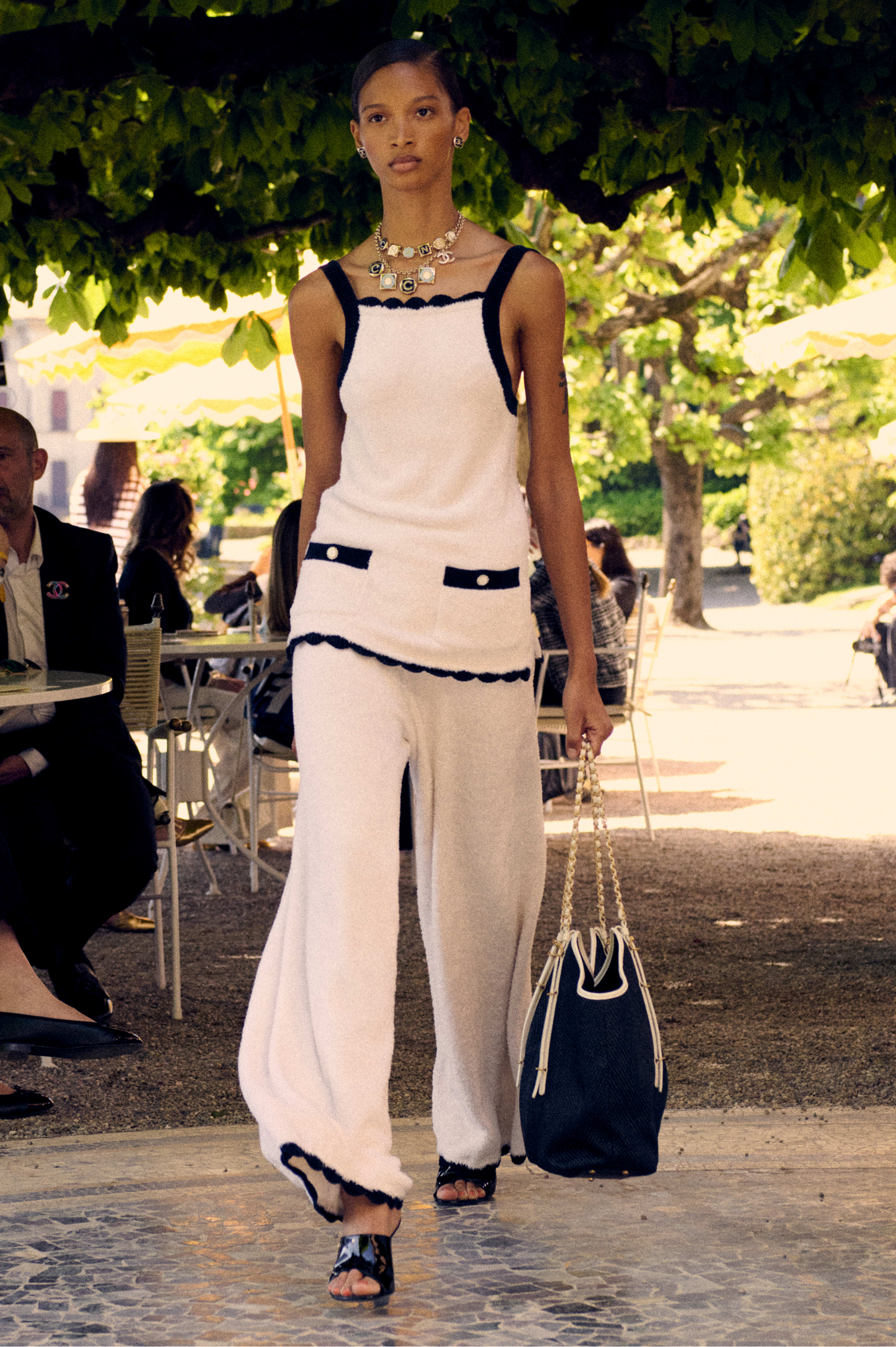 パンツ - シルク、ホワイト & ネイビーブルー — ファッション | CHANEL