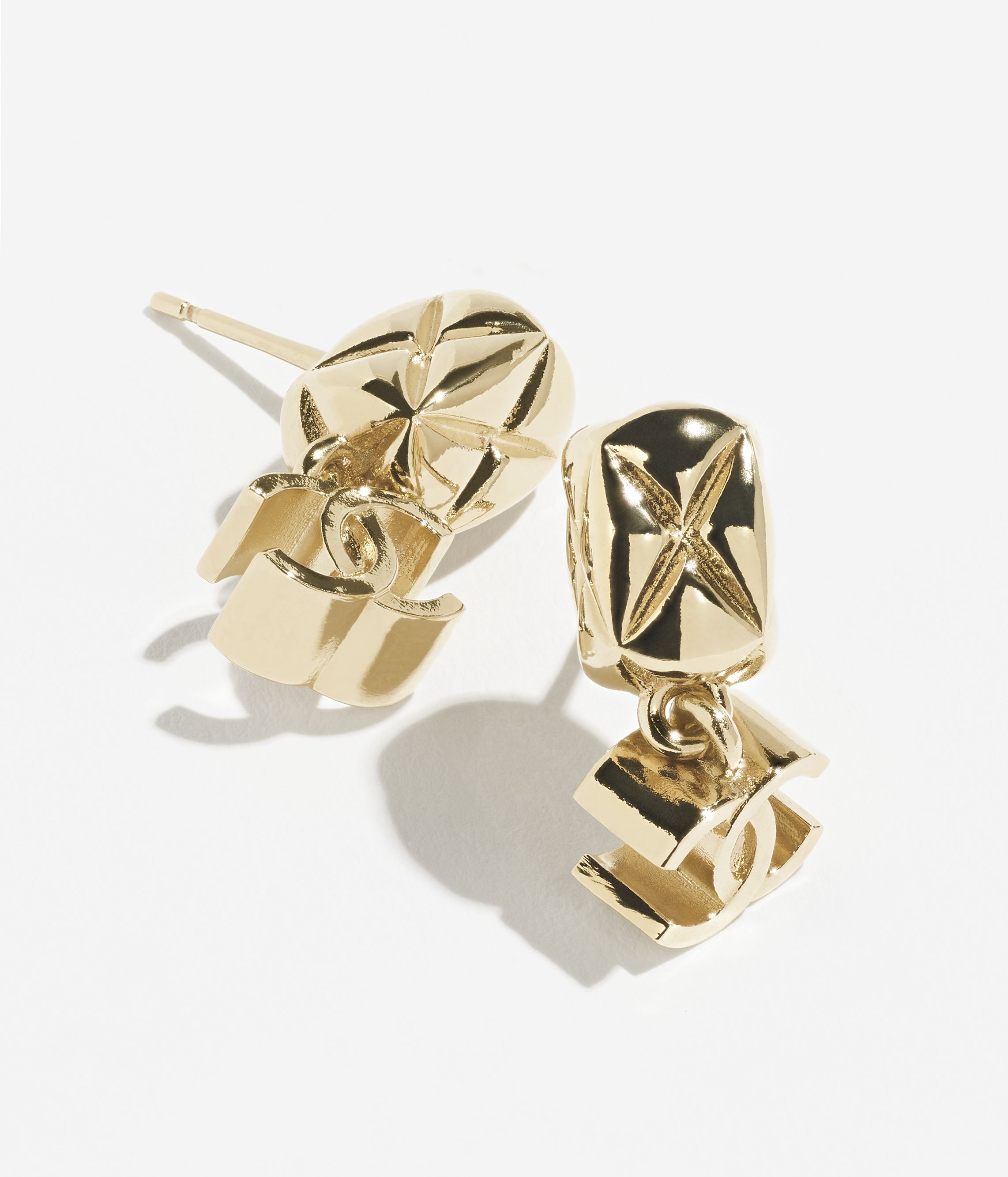 ピアス - メタル、ゴールド — ファッション | CHANEL シャネル