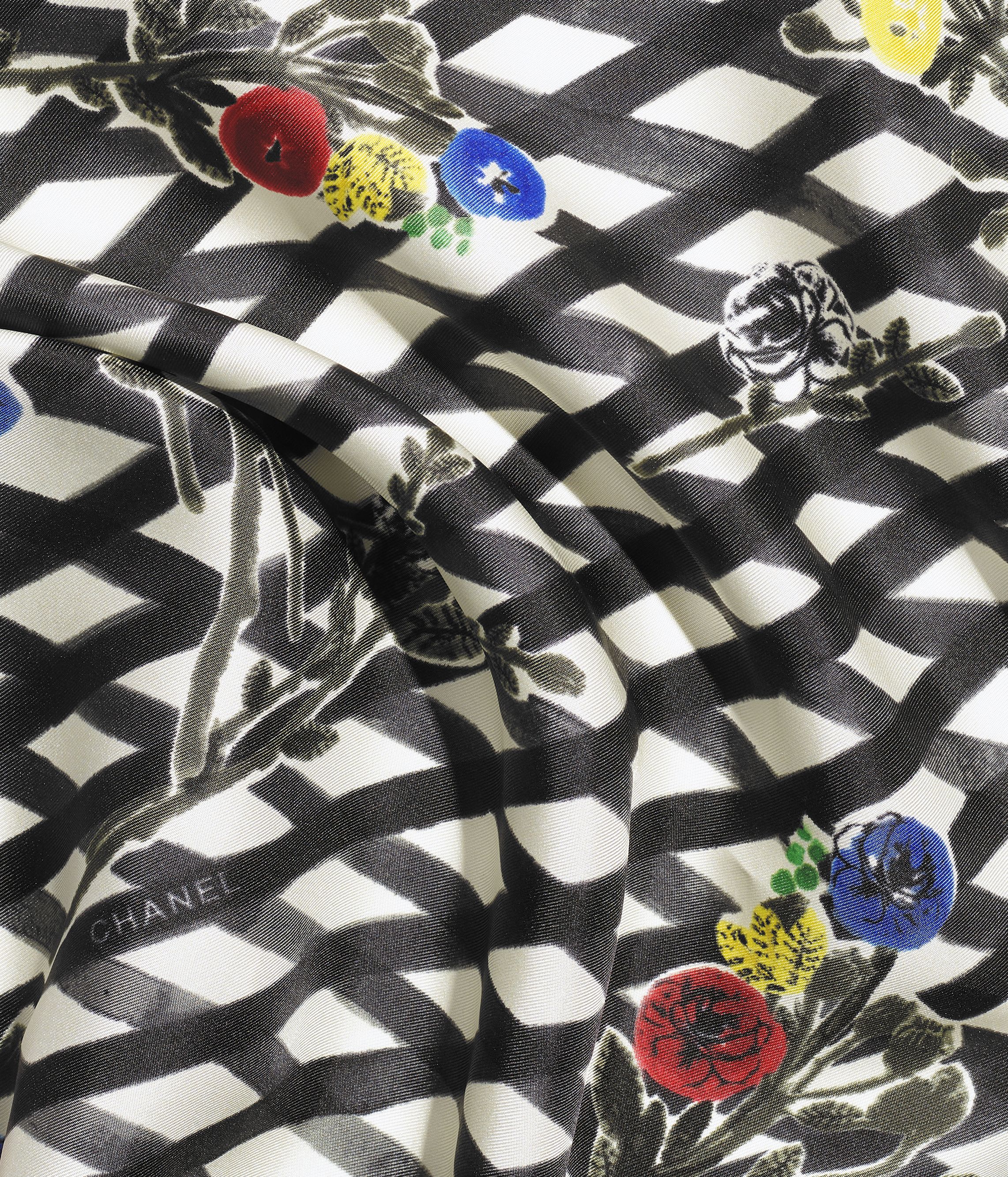 バンダナ - シルク ツイル、エクリュ、ブラック、ブルー & レッド