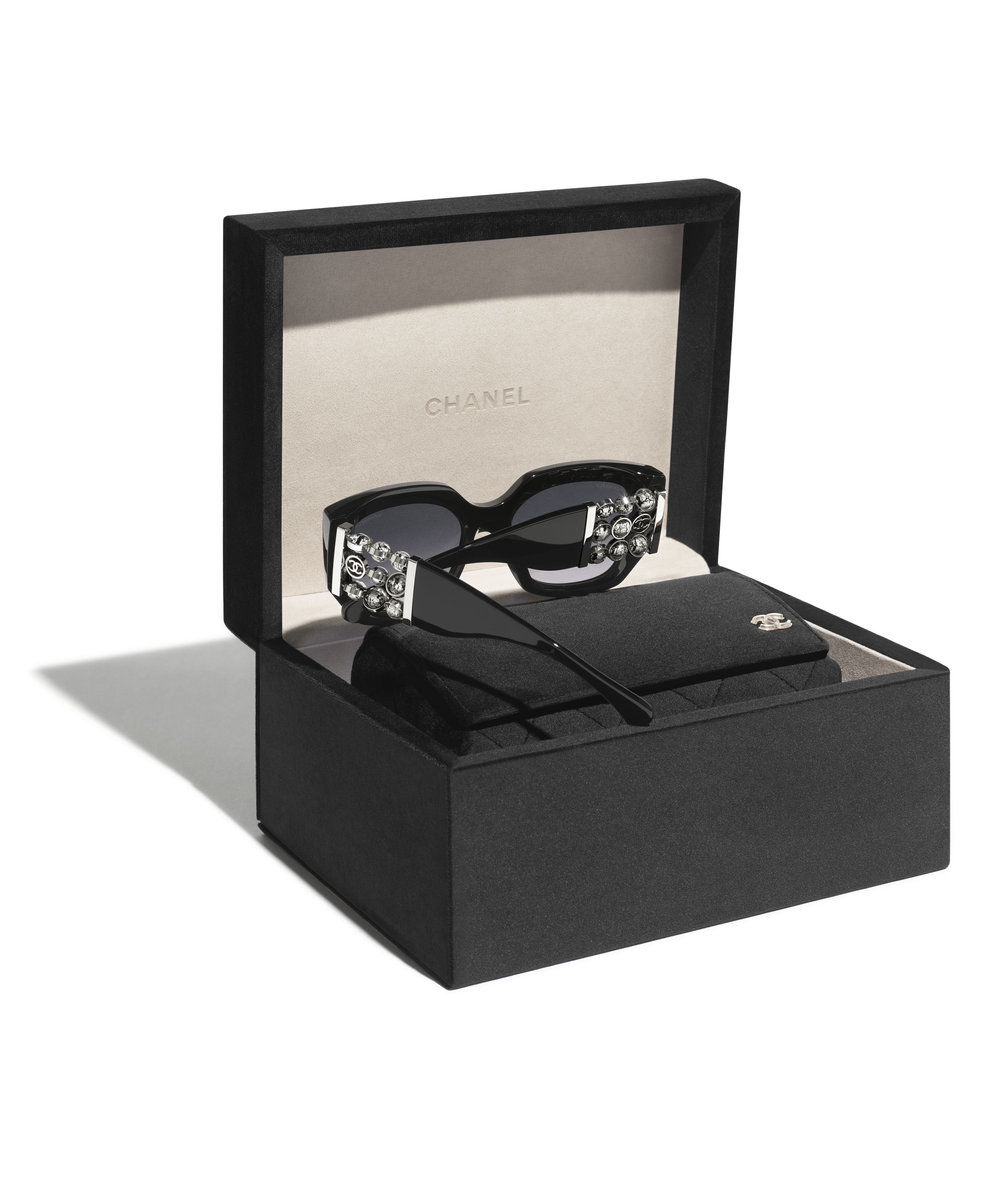 CHANEL サングラス: バタフライ シェイプ サングラス, アセテート