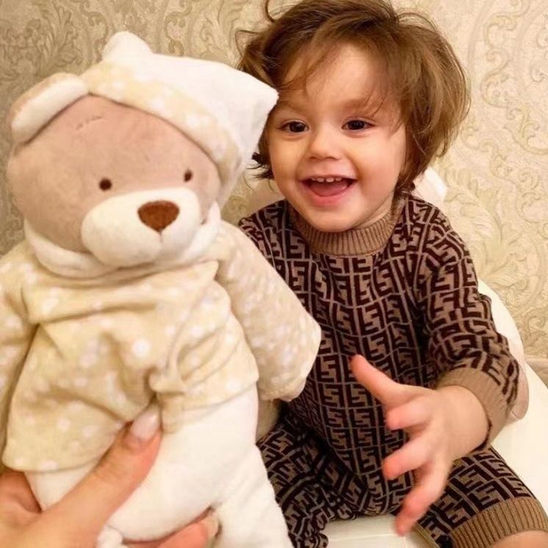 フェンディベビーロンパース帽子 おくるみブランケット付きセット