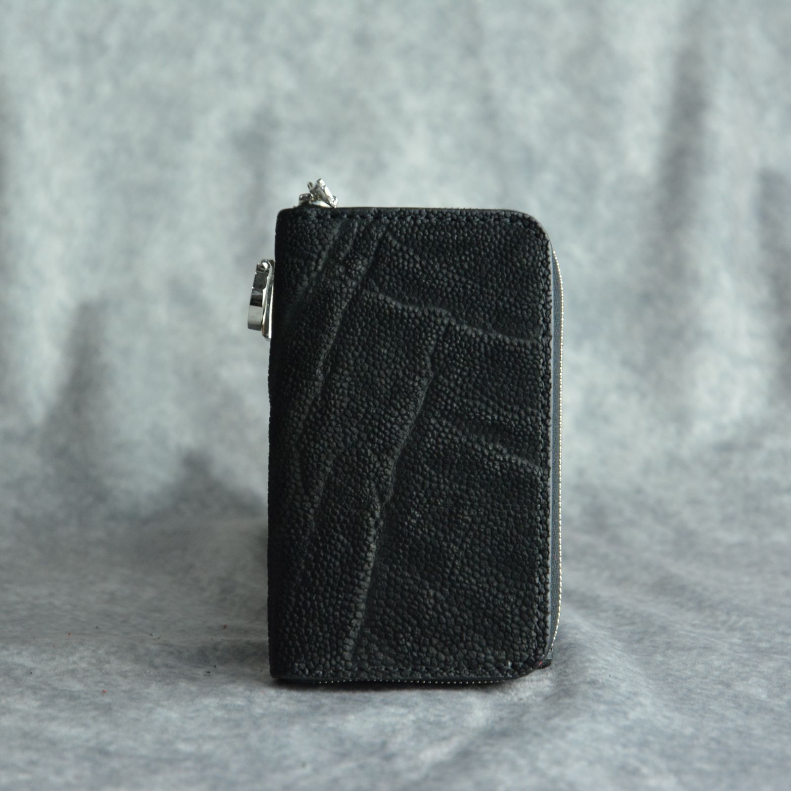 ISAMU KATAYAMA BACKLASH - エレファント レザー ミニラウンド財布