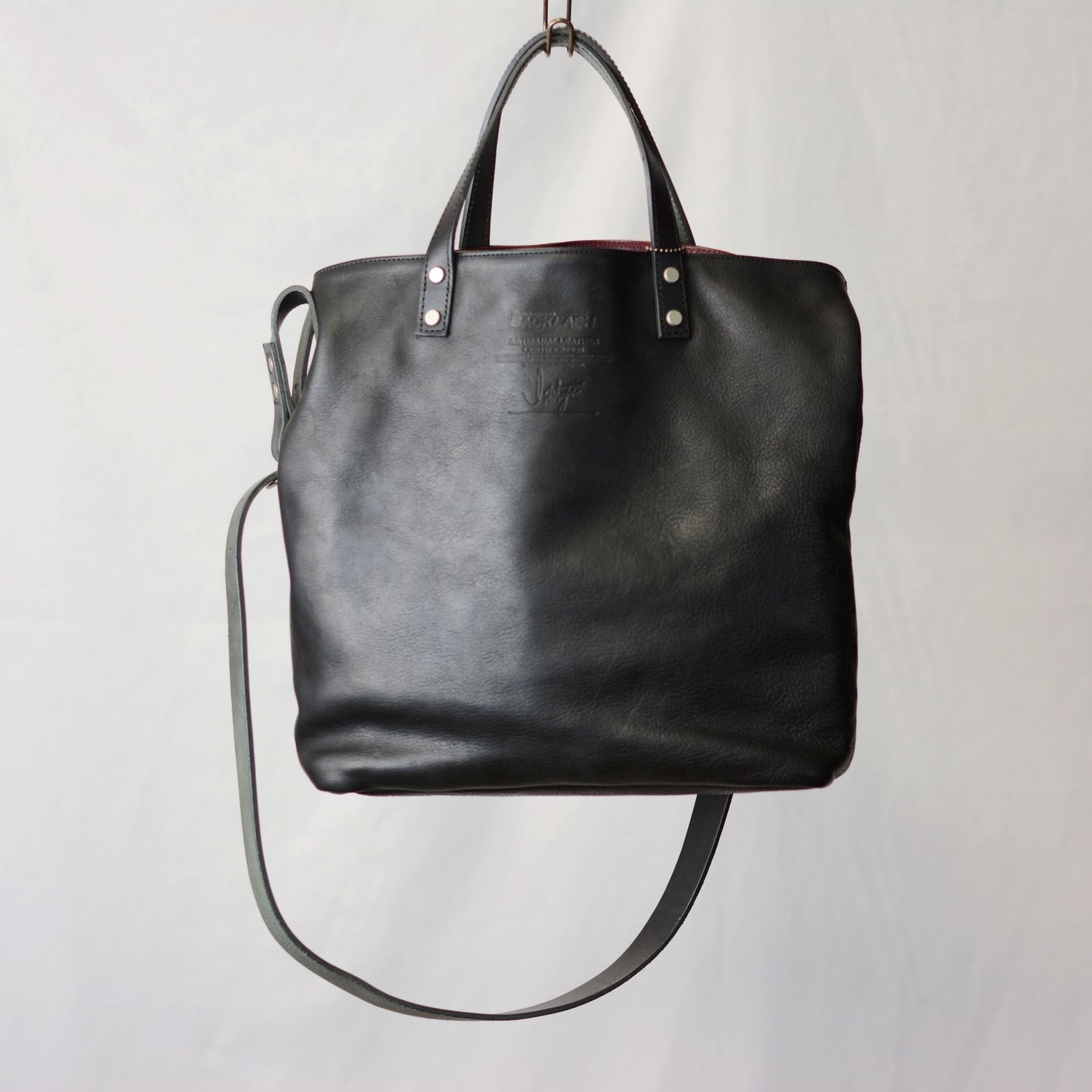 ISAMU KATAYAMA BACKLASH - GUIDI バイソンレザー ショルダーバッグ