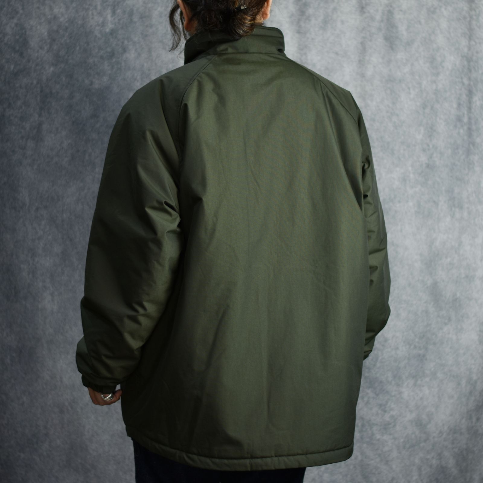 CALEE - TASLAN NYLON PADDED JACKET (DARK OLIVE) / スタンドカラー