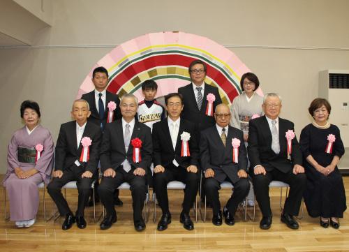 永きにわたるご功績に感謝します 津久見市文化の日功労者表彰式並びに