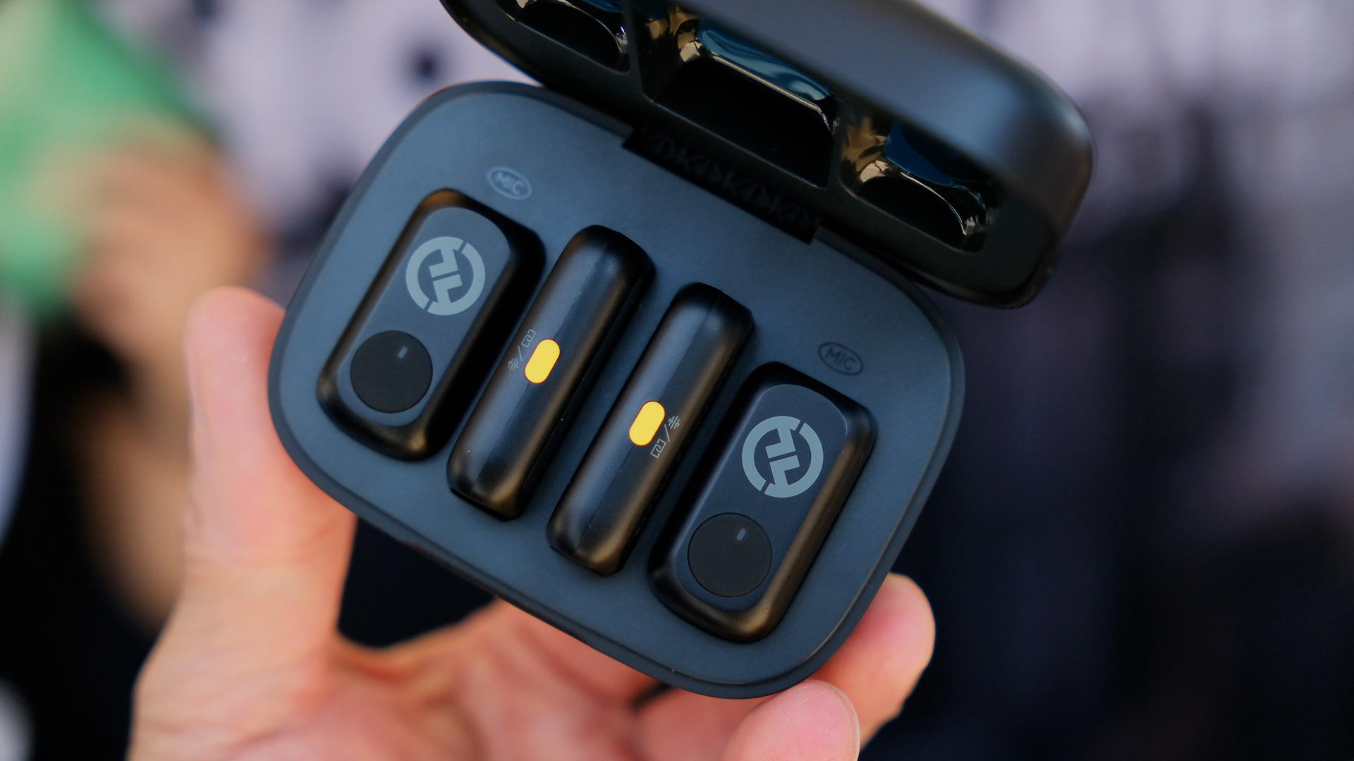 Hollyland LARK A1 コンパクトワイヤレスマイクシステム - ファースト