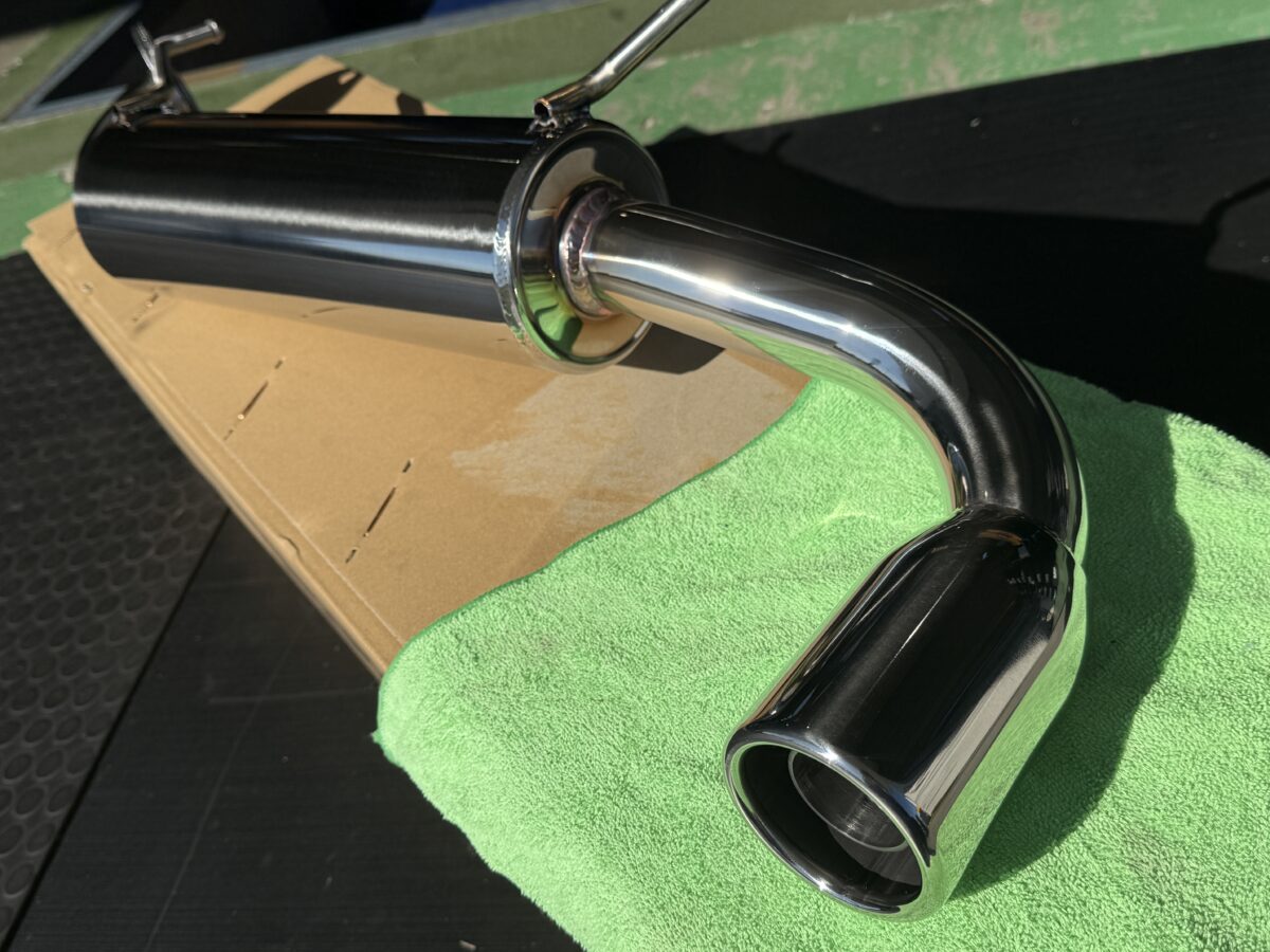 JB64ジムニー】性能とサウンドの両立！APIO静香御前マフラーへ交換