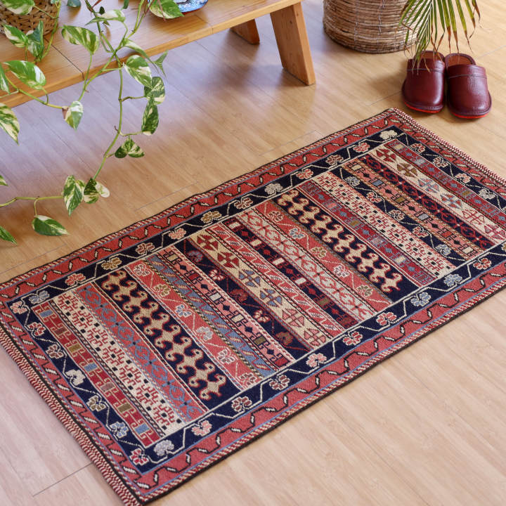 キリムの豊富な専門店 手織ラグの店クラフトワーク