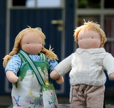 ウォルドルフ人形B体キット（一部縫製済）NEW: 木のおもちゃ｜クレヨン