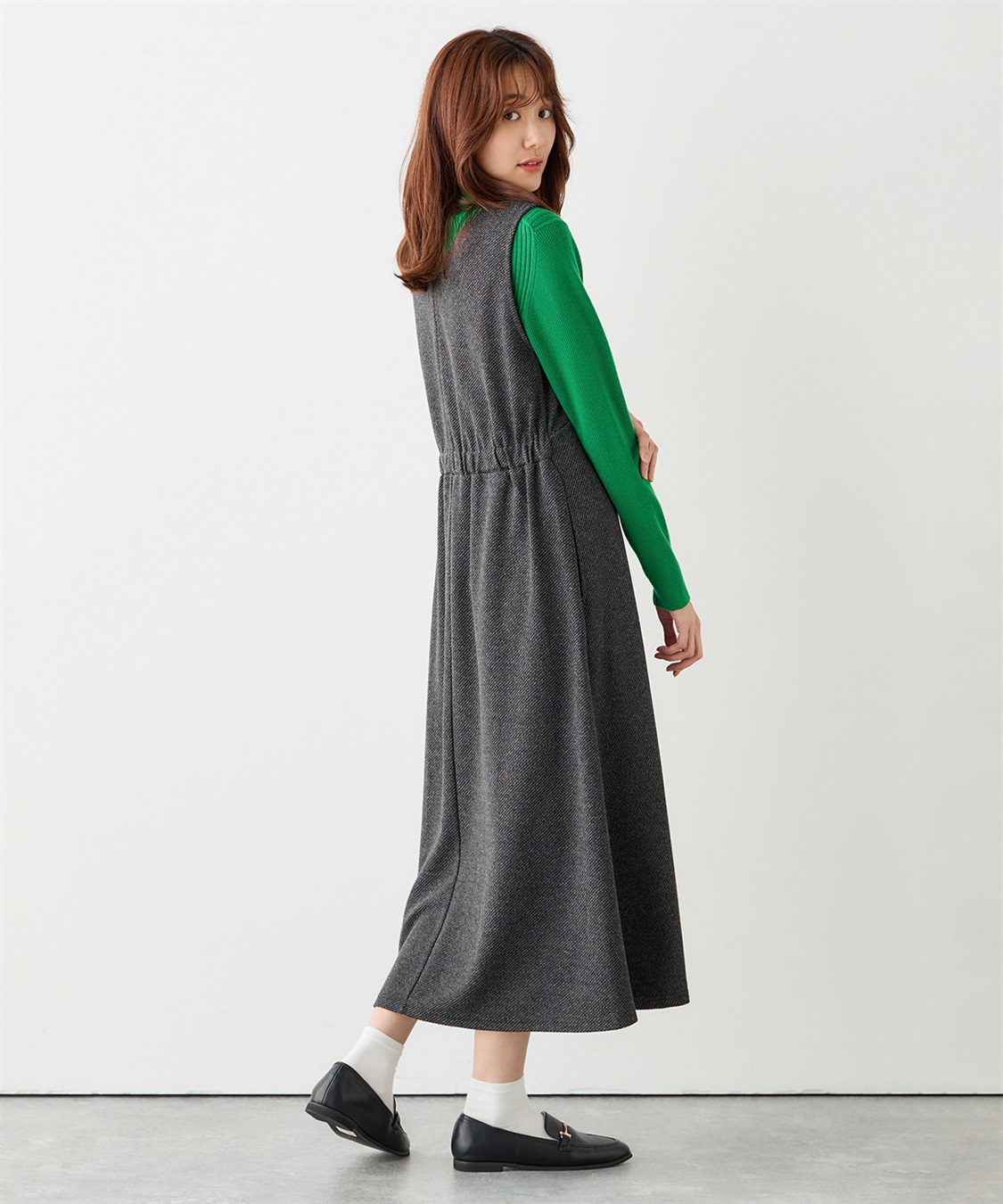 Vネックフレアジャンパースカート Petit Honfleur｜クロスプラス公式