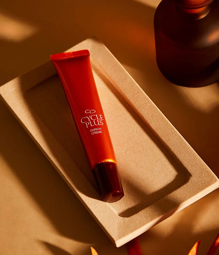 エンリッチ クリーム 〈クリーム〉 | リッチな潤いで、(弾むような