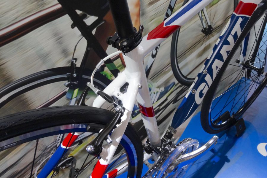 GIANT 2017年モデル：軽くてスポーティな新型クロスバイク「CROSTAR