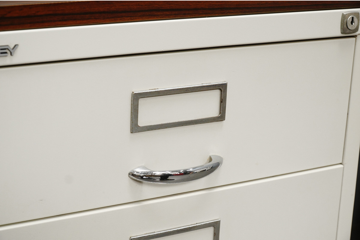 BISLEY（ビスレー）F4 スチールキャビネット 両袖デスクセット 買取