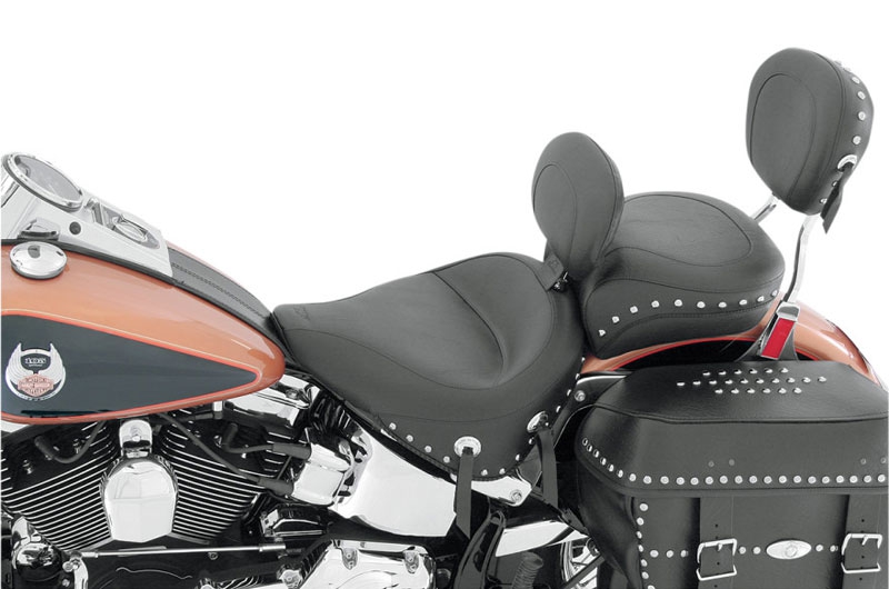 STUDDED STYLE WIDE ソロシート バックレスト付き - Mustang