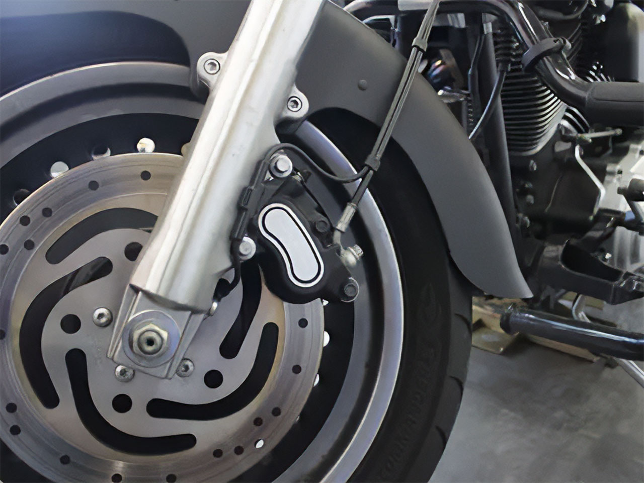 ハーレー ブレーキパッドの交換【'14年FLSTFB】