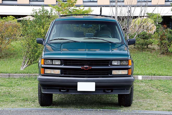 SUVながら2ドアというルックスにコアなファンが多い、タホ・スポーツ