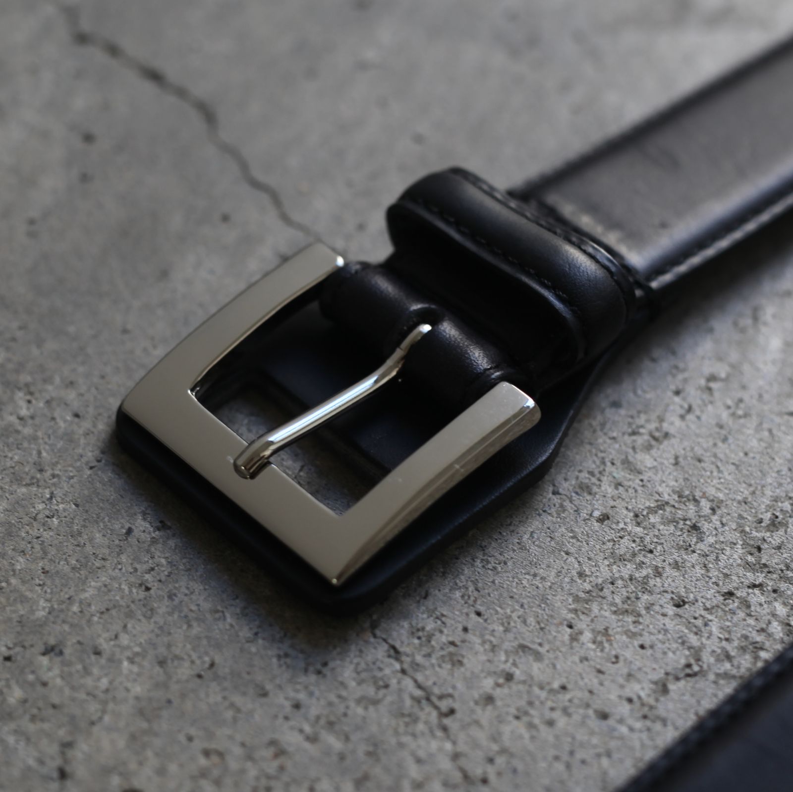 JOHNLAWRENCESULLIVAN - 【残り一点】Leather Pin Buckle Belt