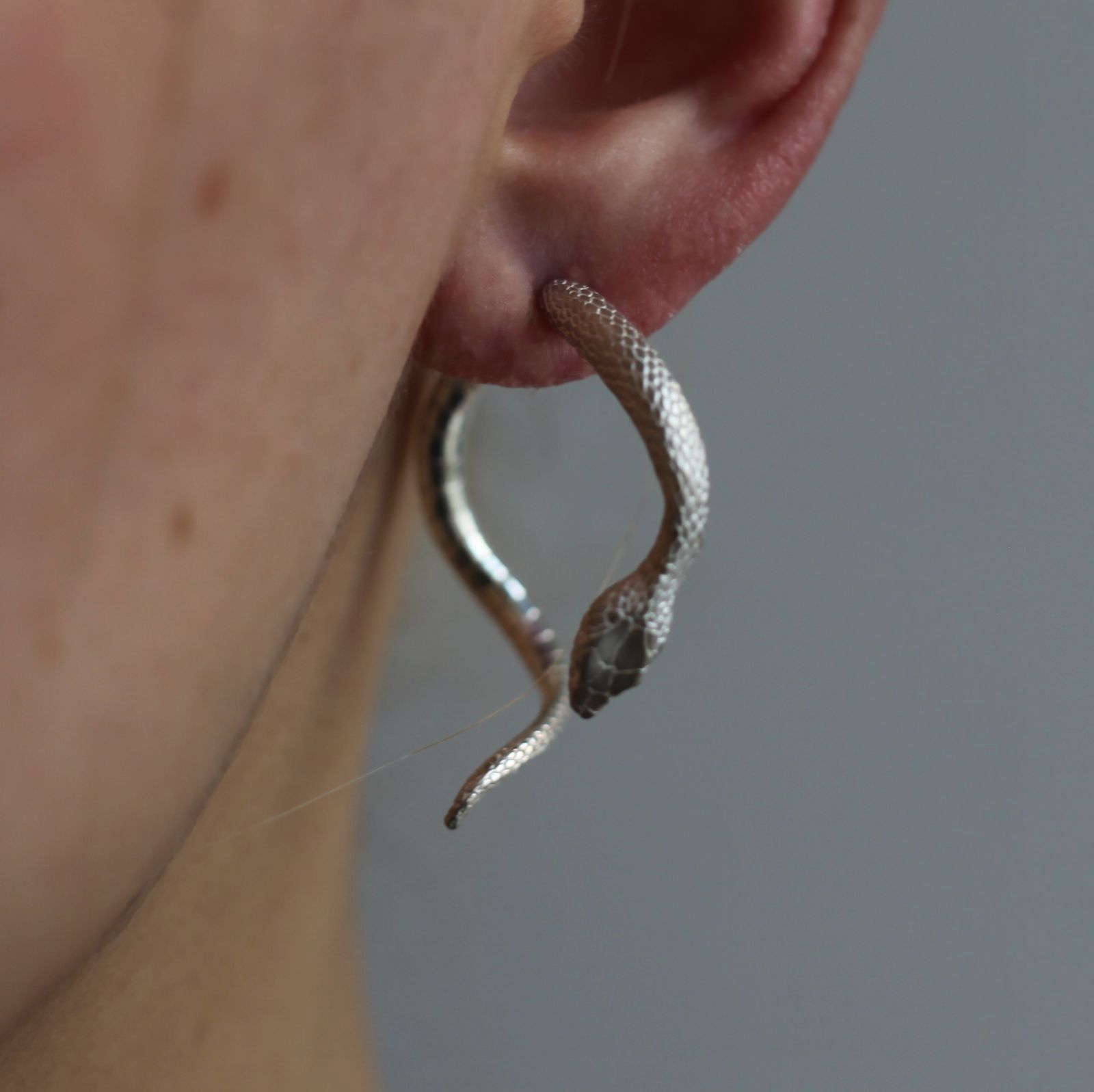 ELCAMI - 【お取り寄せ注文可能】半割れ蛇ピアス(SILVER) | ACRMTSM