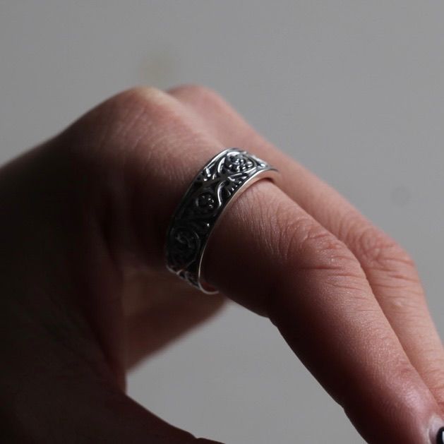 GARNI - 【お取り寄せ注文可能】Vine Pattern Ring_Light(BLACK