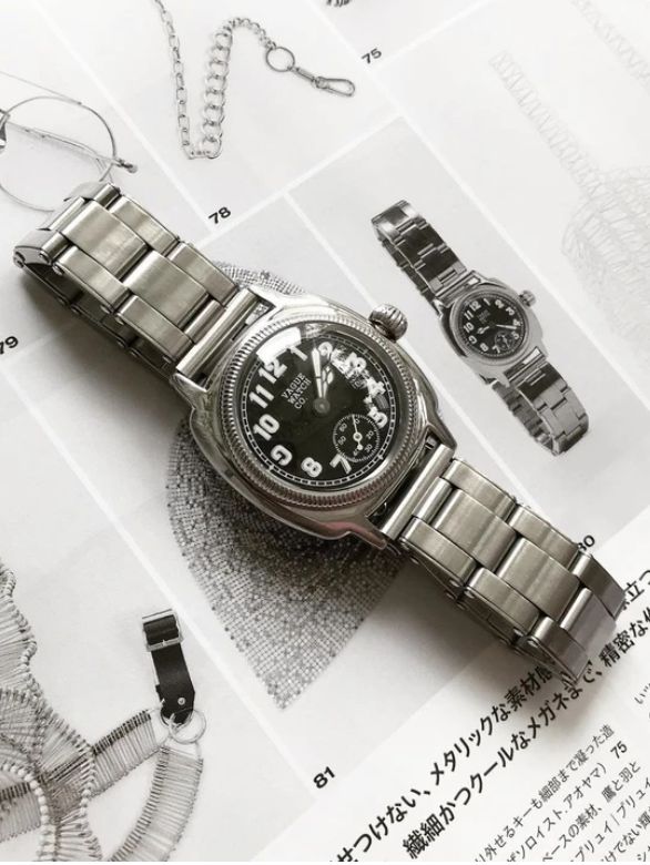 VAGUE WATCH CO. - Coussin - Aged Black - クオーツ式腕時計 | ADDICT