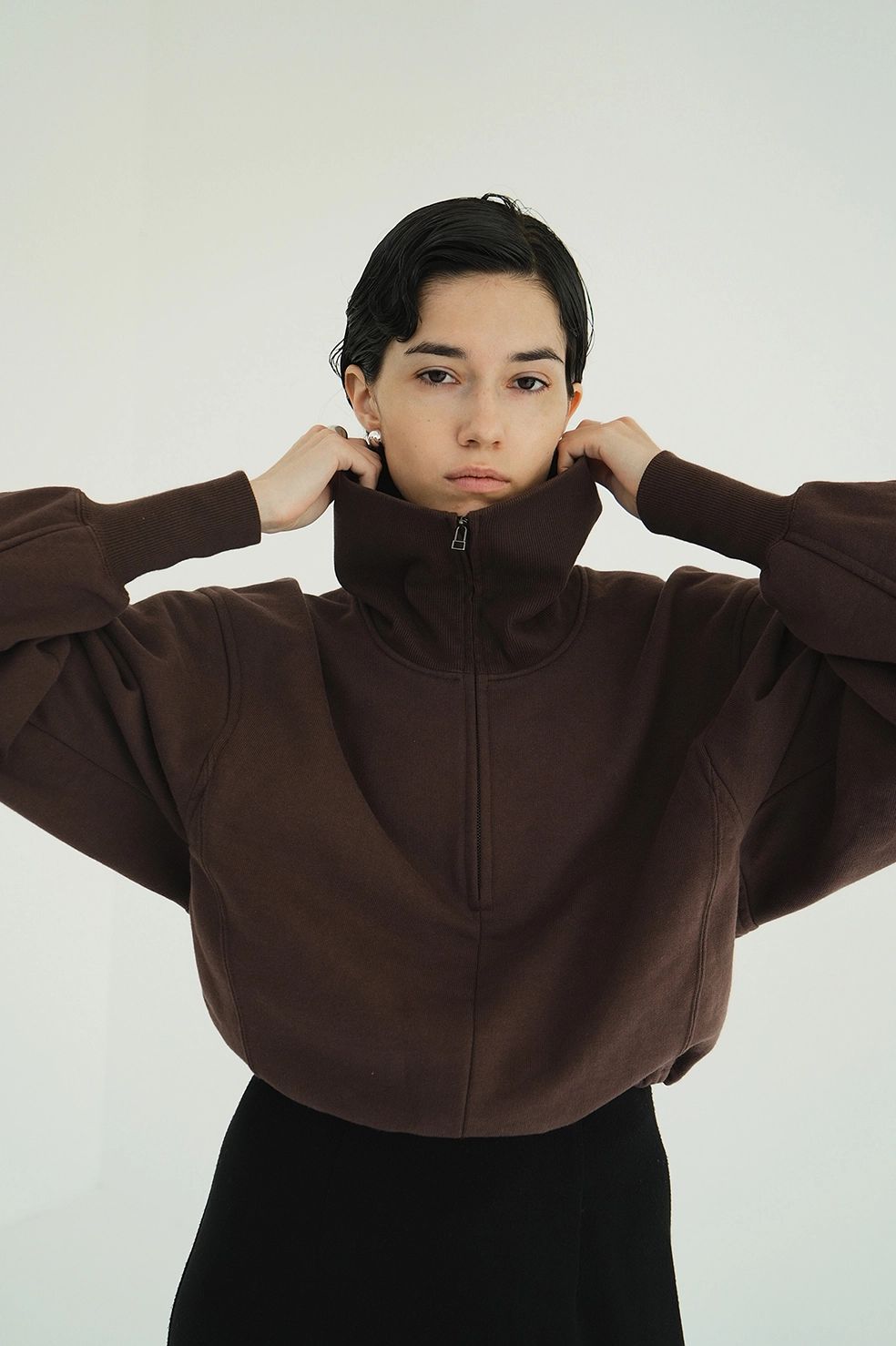 CLANE - ハーフジップショートトップス｜ HALF ZIP SHORT TOPS (BROWN