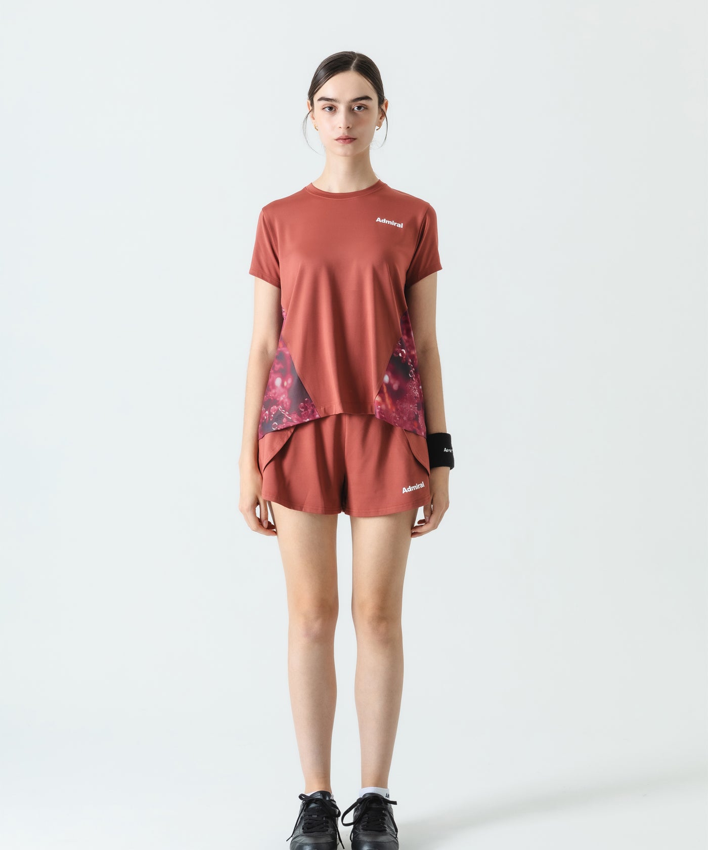 バックタックフレアグラフィックTEE ATLA534 – ADMIRAL