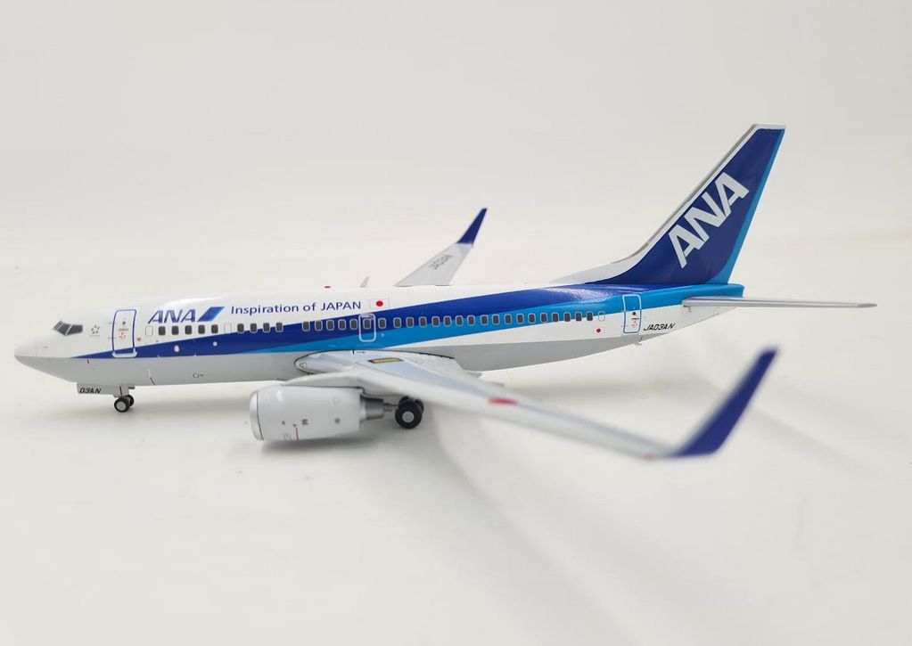 Model Boeing 737-700 ANA JApan 1:200 - OSTATNI!