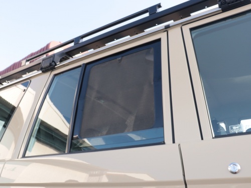 ウィンドーバグネット|アイズの車用網戸|ランドクルーザー 70系